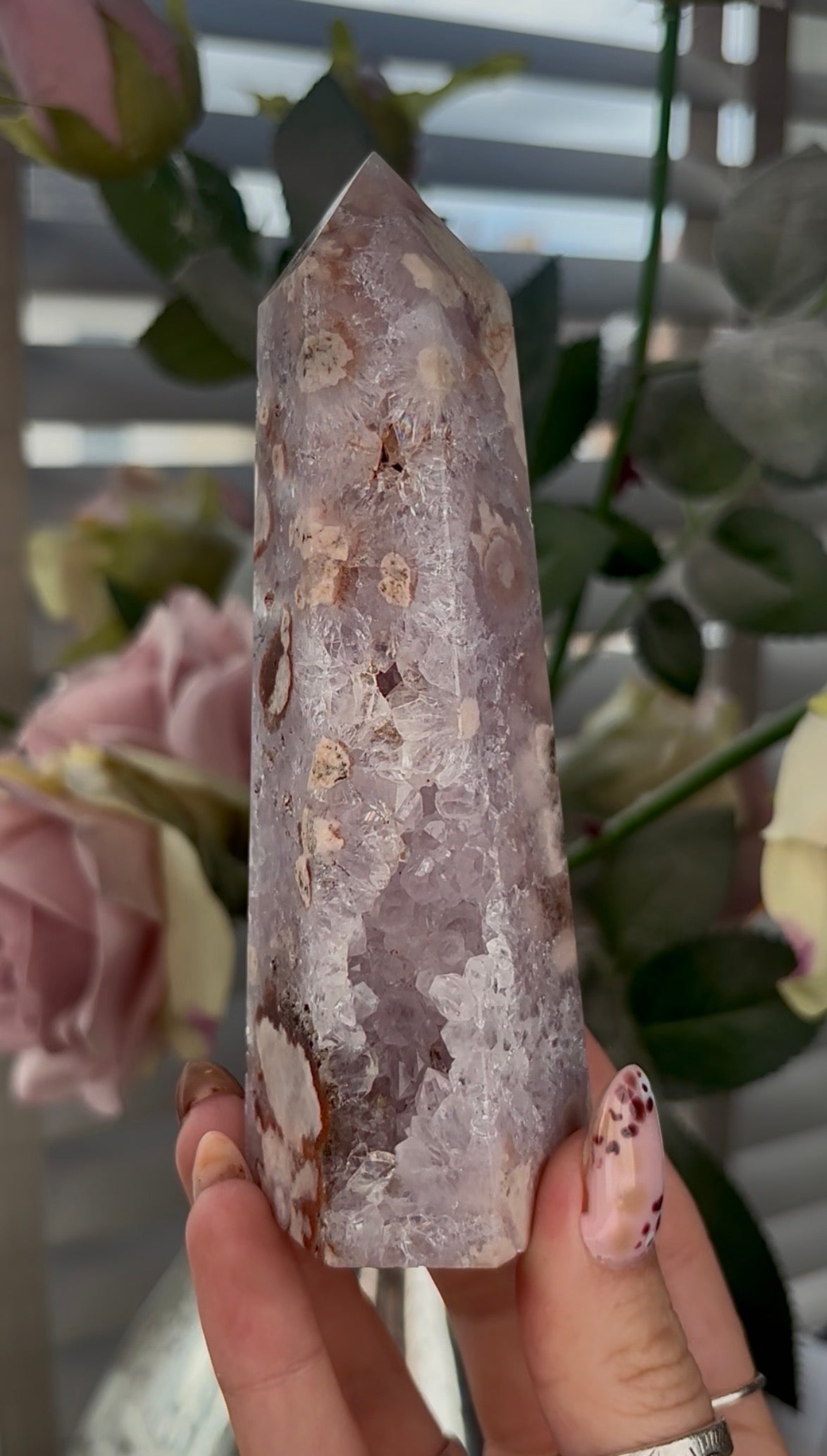 High grade, Amethyst Flower agate tower with quartz