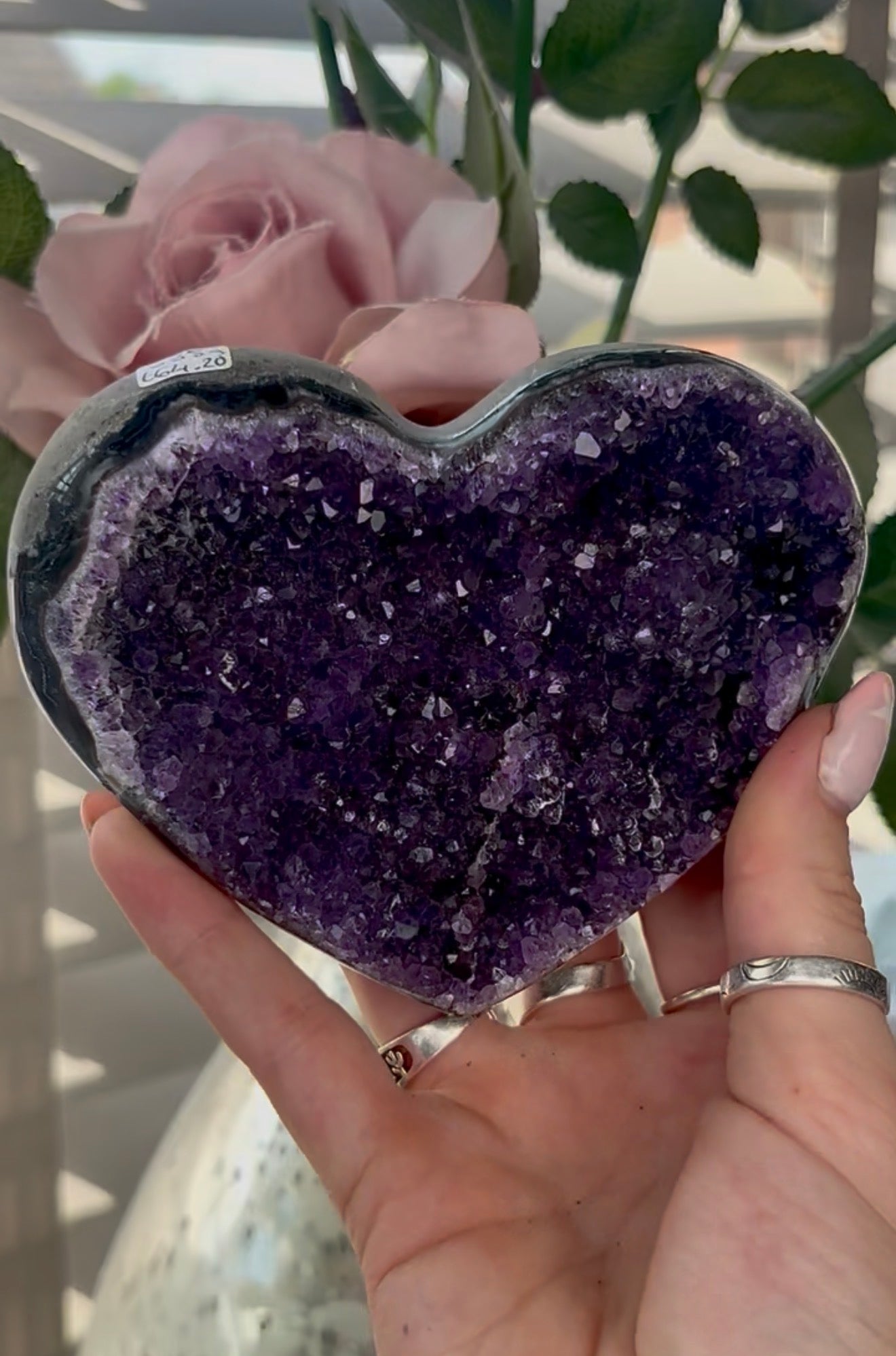 Uruguay, amethyst heart - comes with stand in purple tones