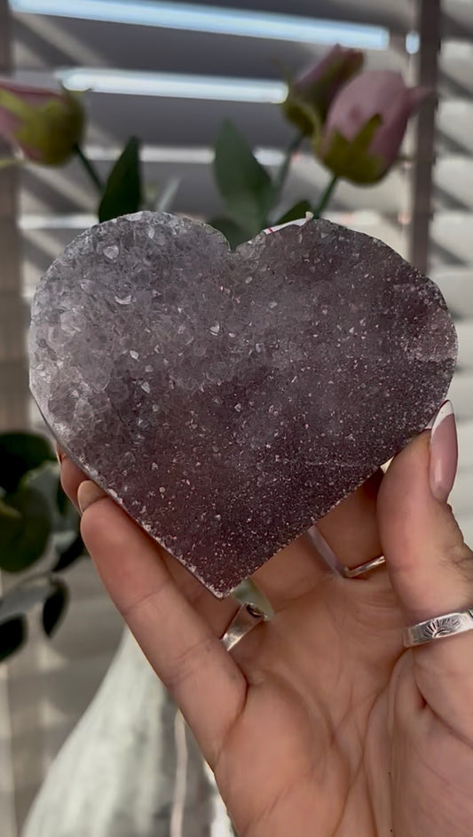 amethyst heart - comes with stand