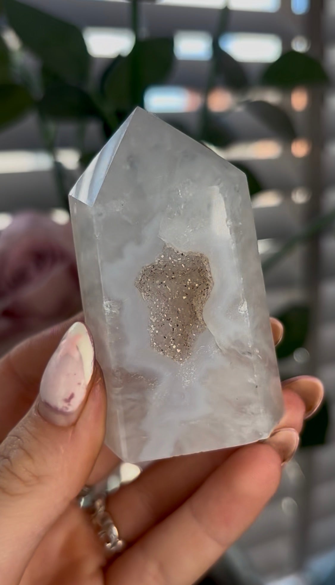 Beautiful, agate tower with druzy