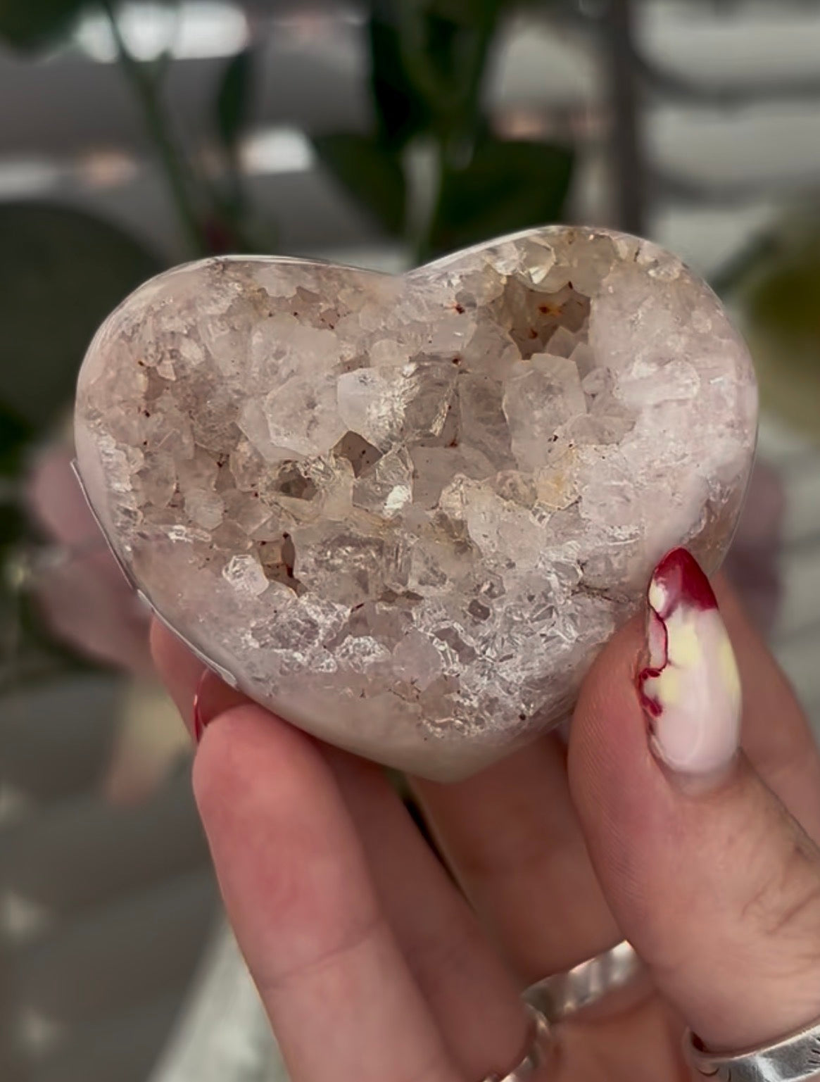 pink amethyst heart - comes with stand 6cm