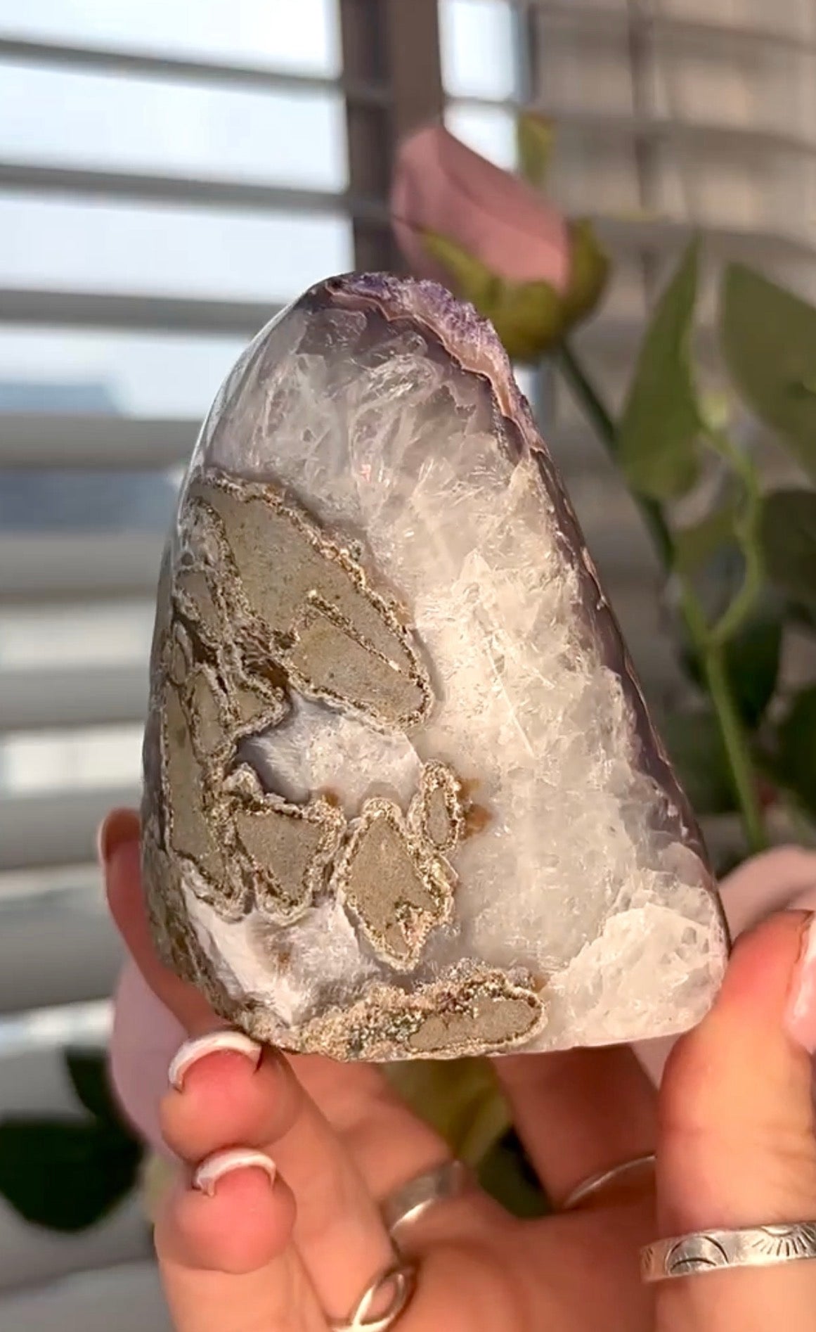 High quality, purple toned, rainbow amethyst agate, cutbase