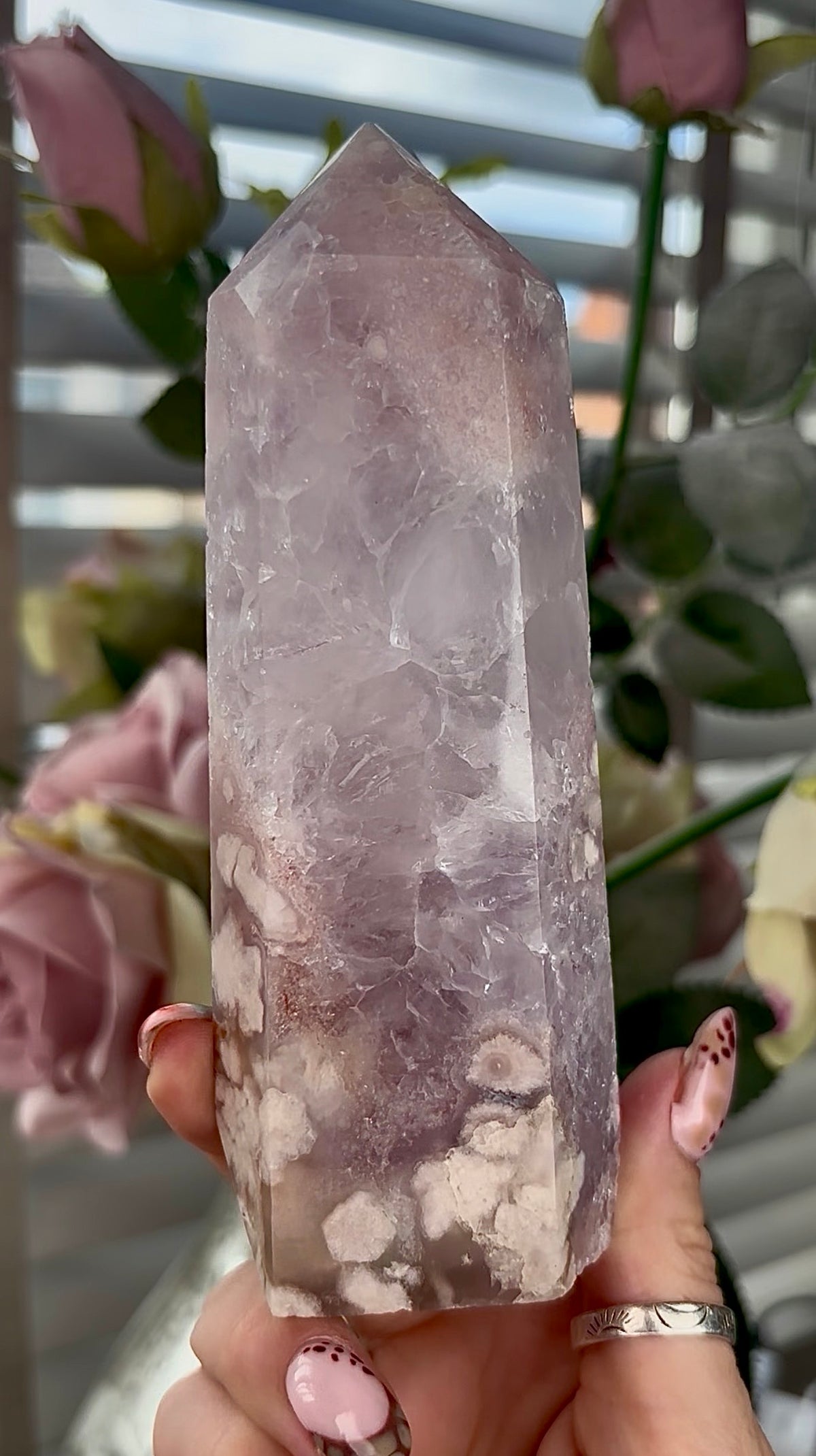 High grade, Pink amethyst Flower agate tower with high clarity quartz