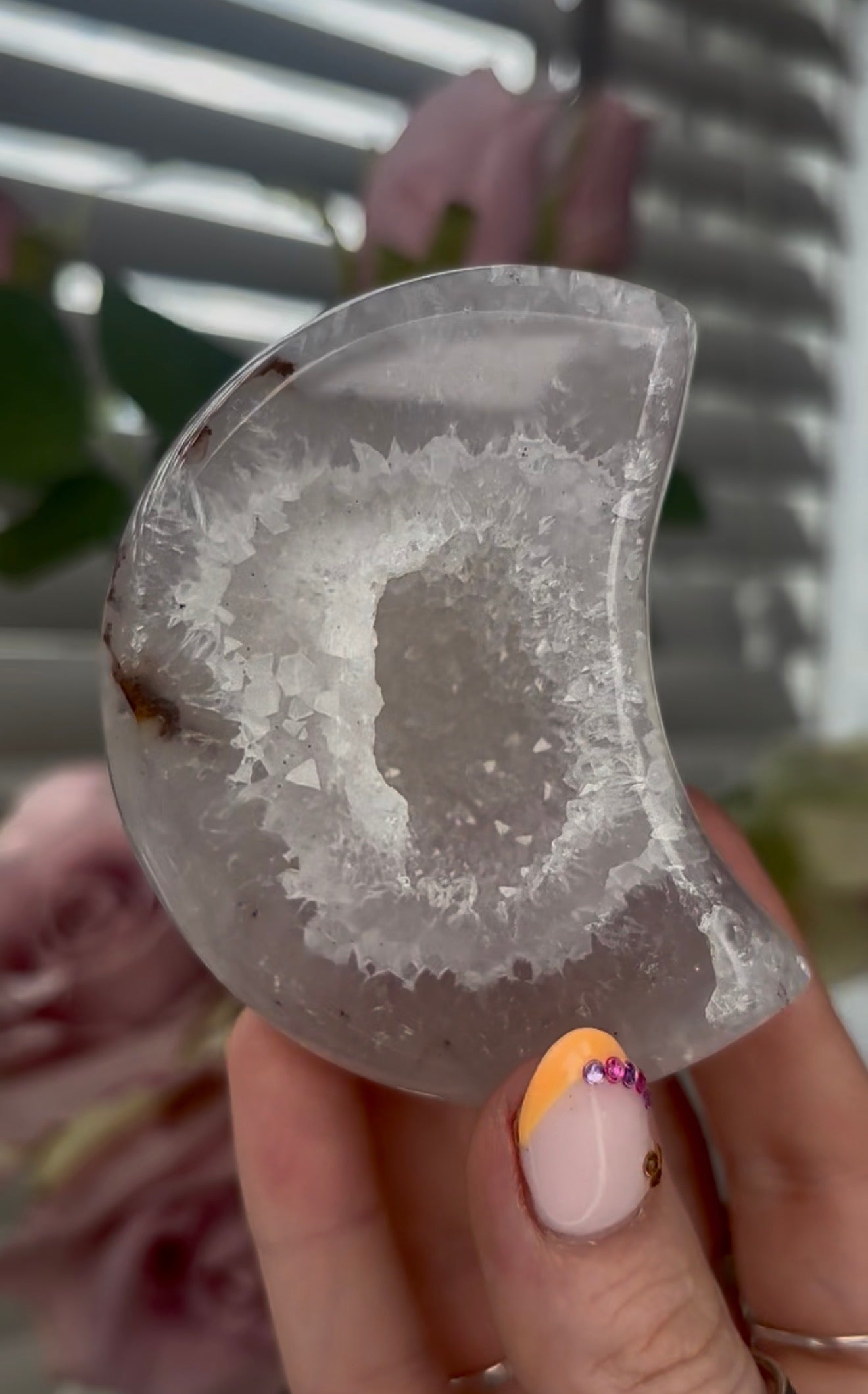Beautiful, high quality, agate moon with druzy - stand included