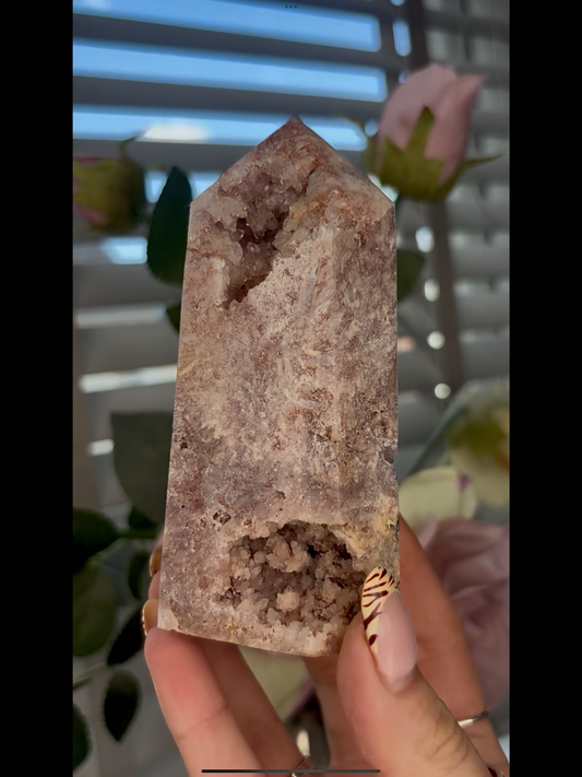 Beautiful, Pink amethyst tower 11.3cm 5.5cm(w) 285g