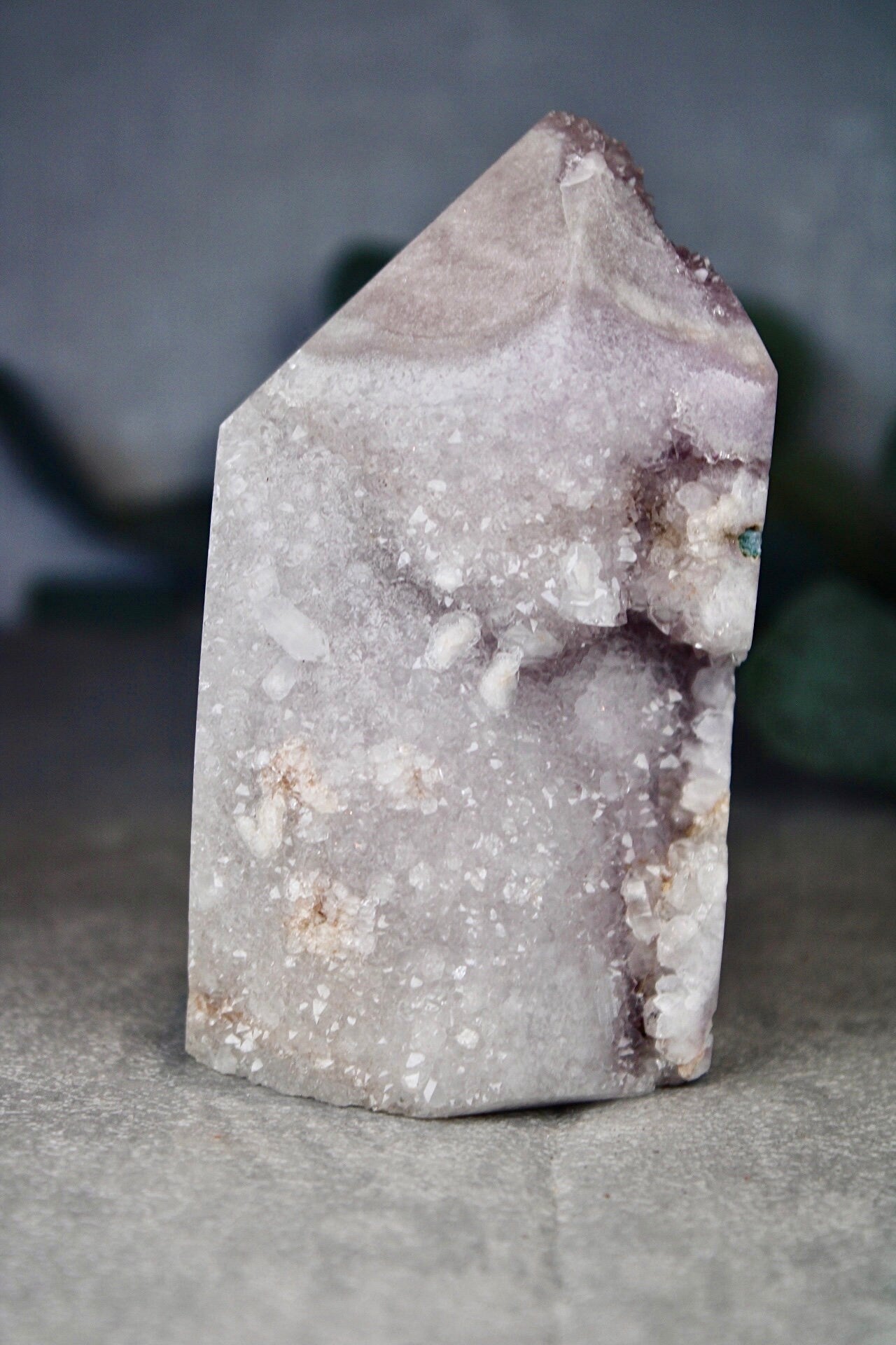Light purple, pink amethyst tower full of druzy and green jasper 615g 11.5cm(H) 6.5cm(w)