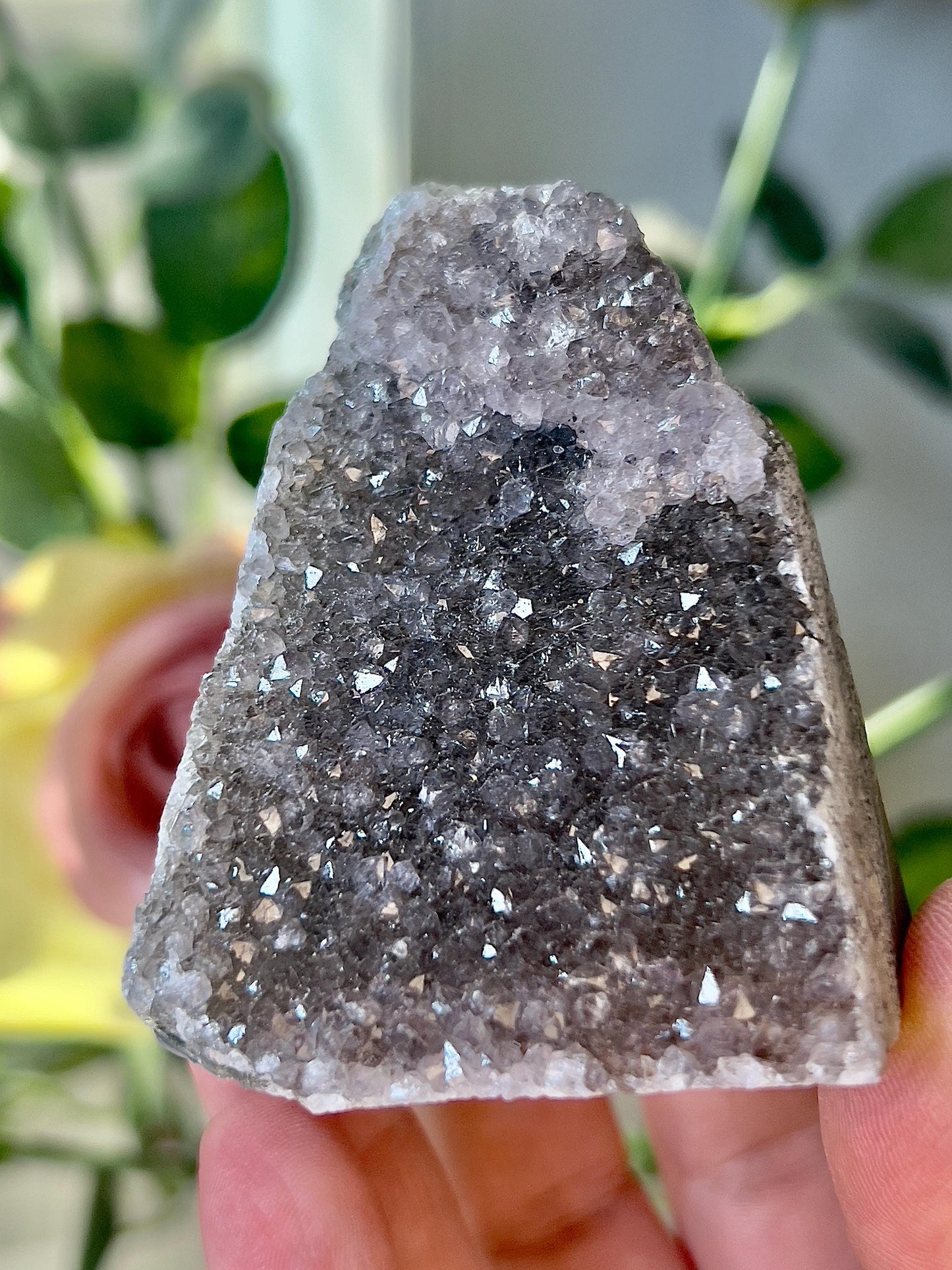 amethyst cutbase freeform - 160g 7cm(h) 5cm(w)