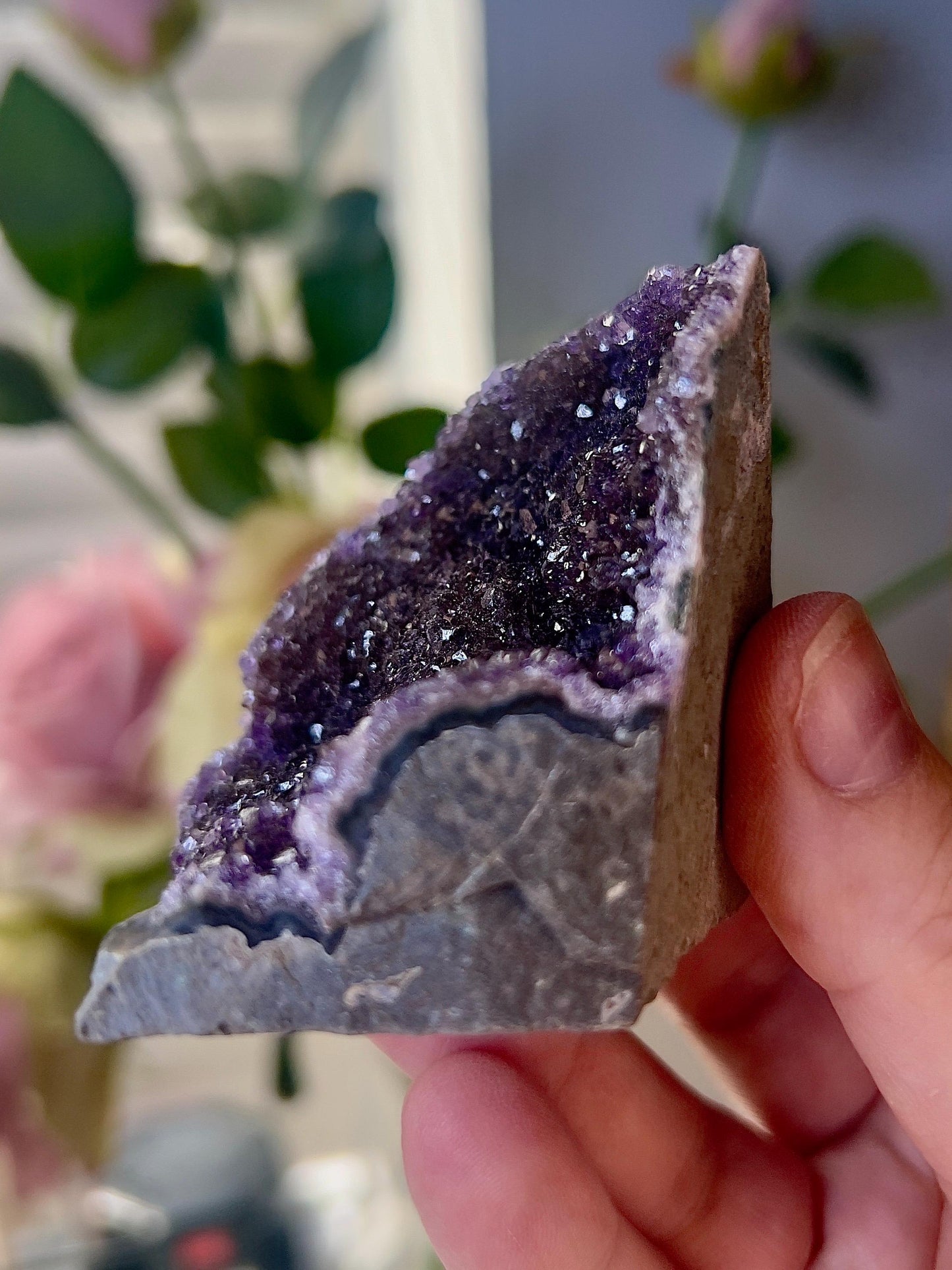 Berry toned amethyst cutbase freeform - 135g 7CM(h) 6cm(w)