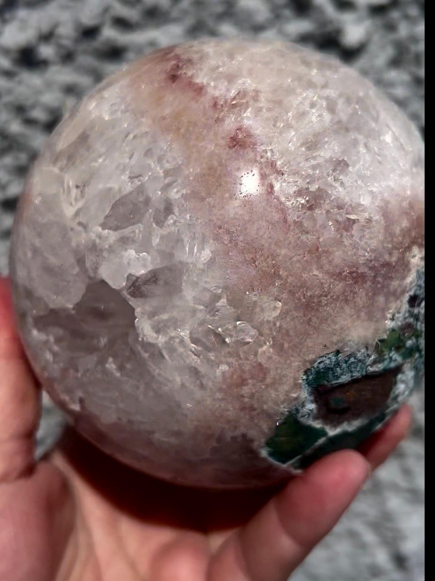 large, high grade, statement pink amethyst with a perfect pink tone &beautiful flower formations and high clarity quartz 1.808kg