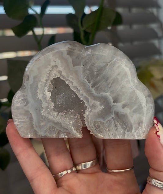 Beautiful, agate cloud with druzy