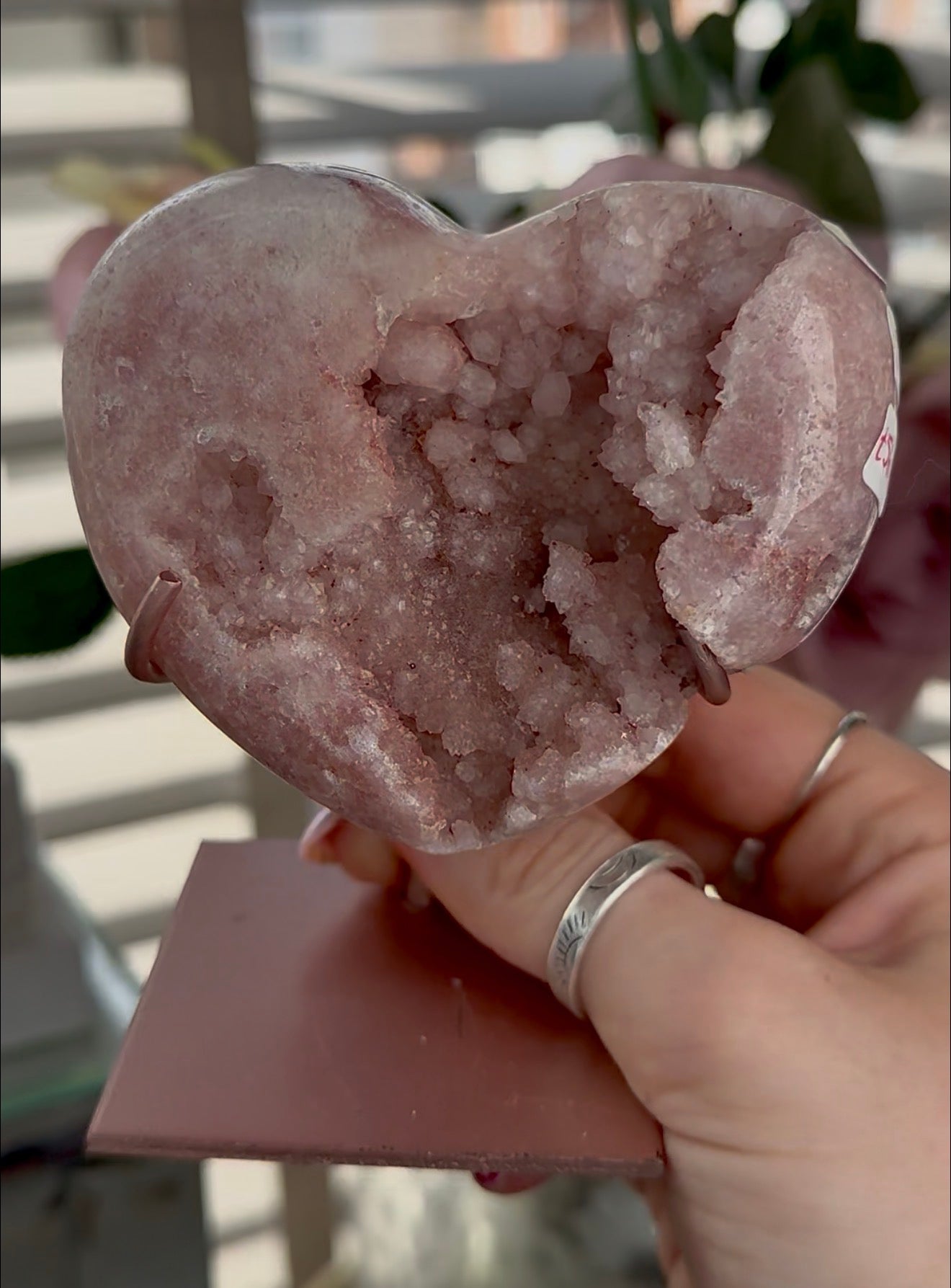 Hq pink amethyst heart - comes with stand