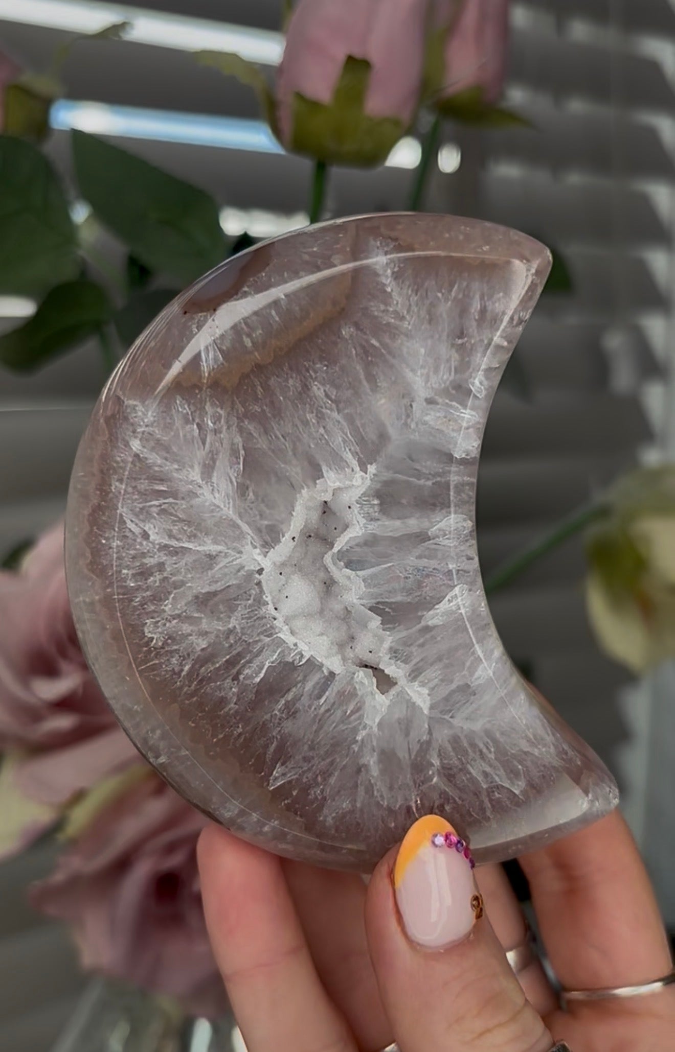 Beautiful, high quality, agate moon with druzy - stand included