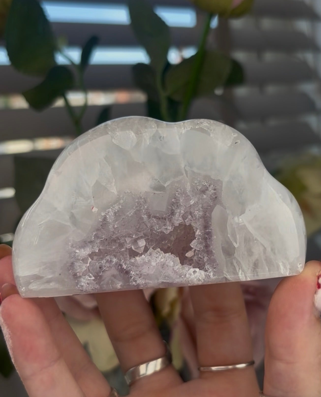 Beautiful, agate cloud with lilac amethyst druzy