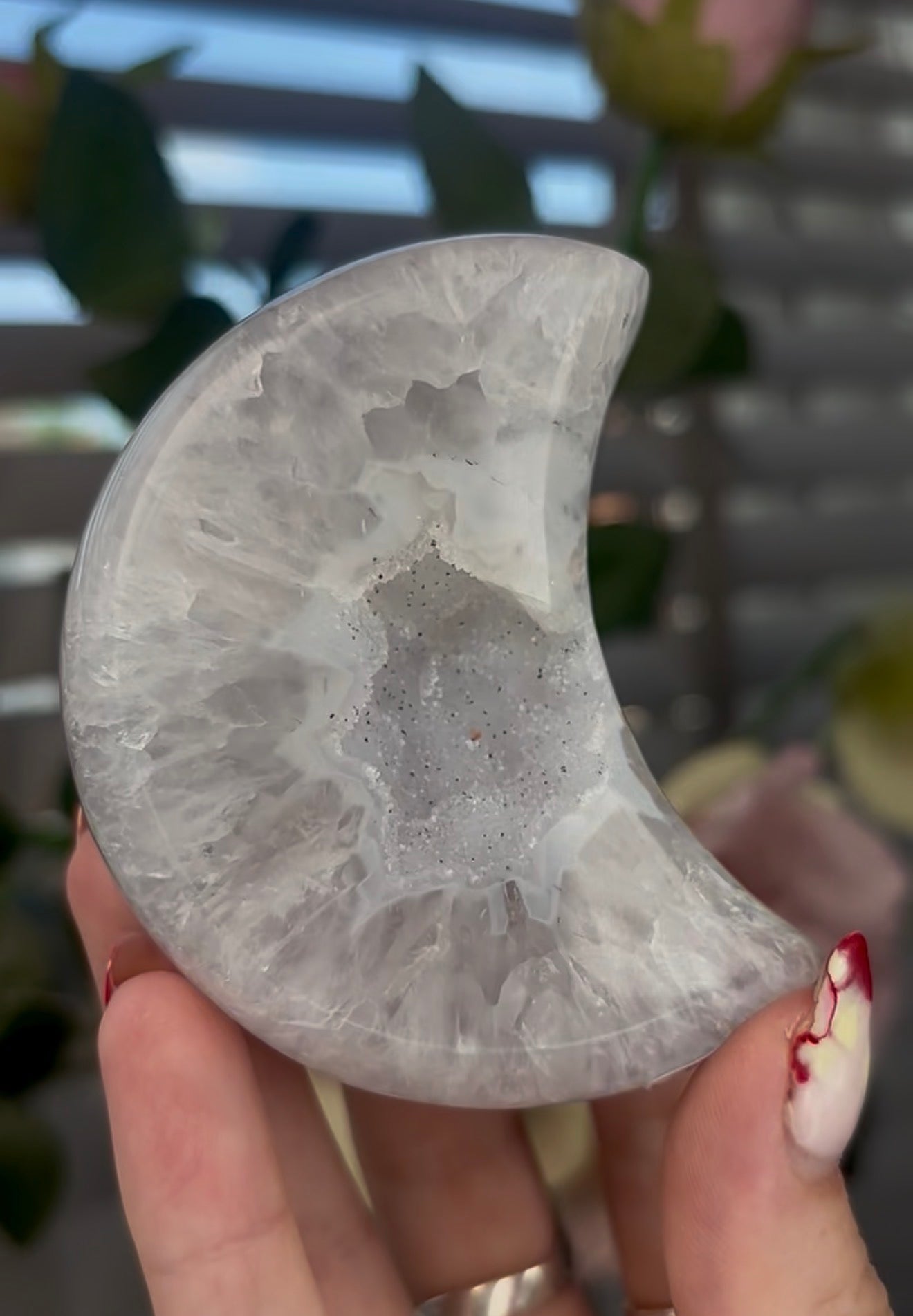 Beautiful, high quality, agate moon with druzy - stand included