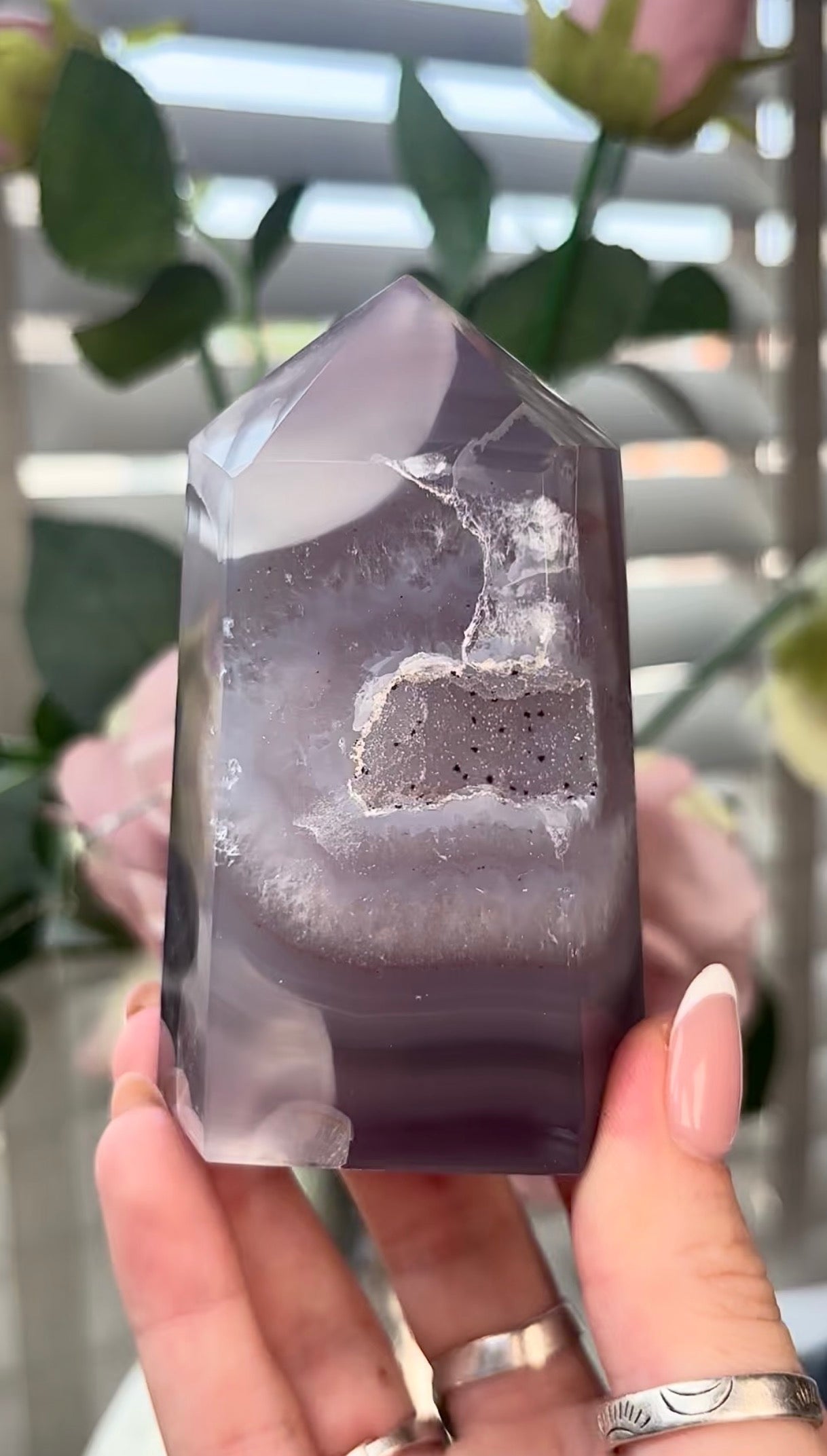 Beautiful, agate tower with druzy