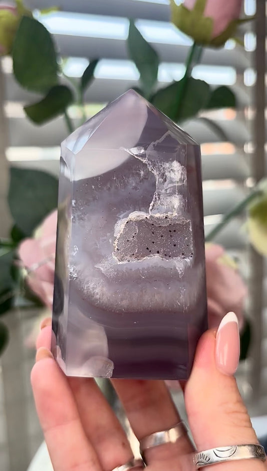 Beautiful, agate tower with druzy