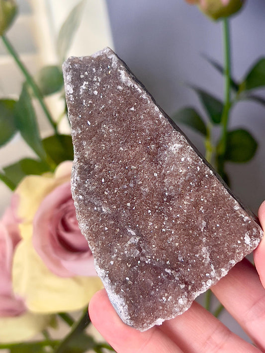 amethyst red toned cutbase freeform - 230g 9cm(h) 5cm(w)