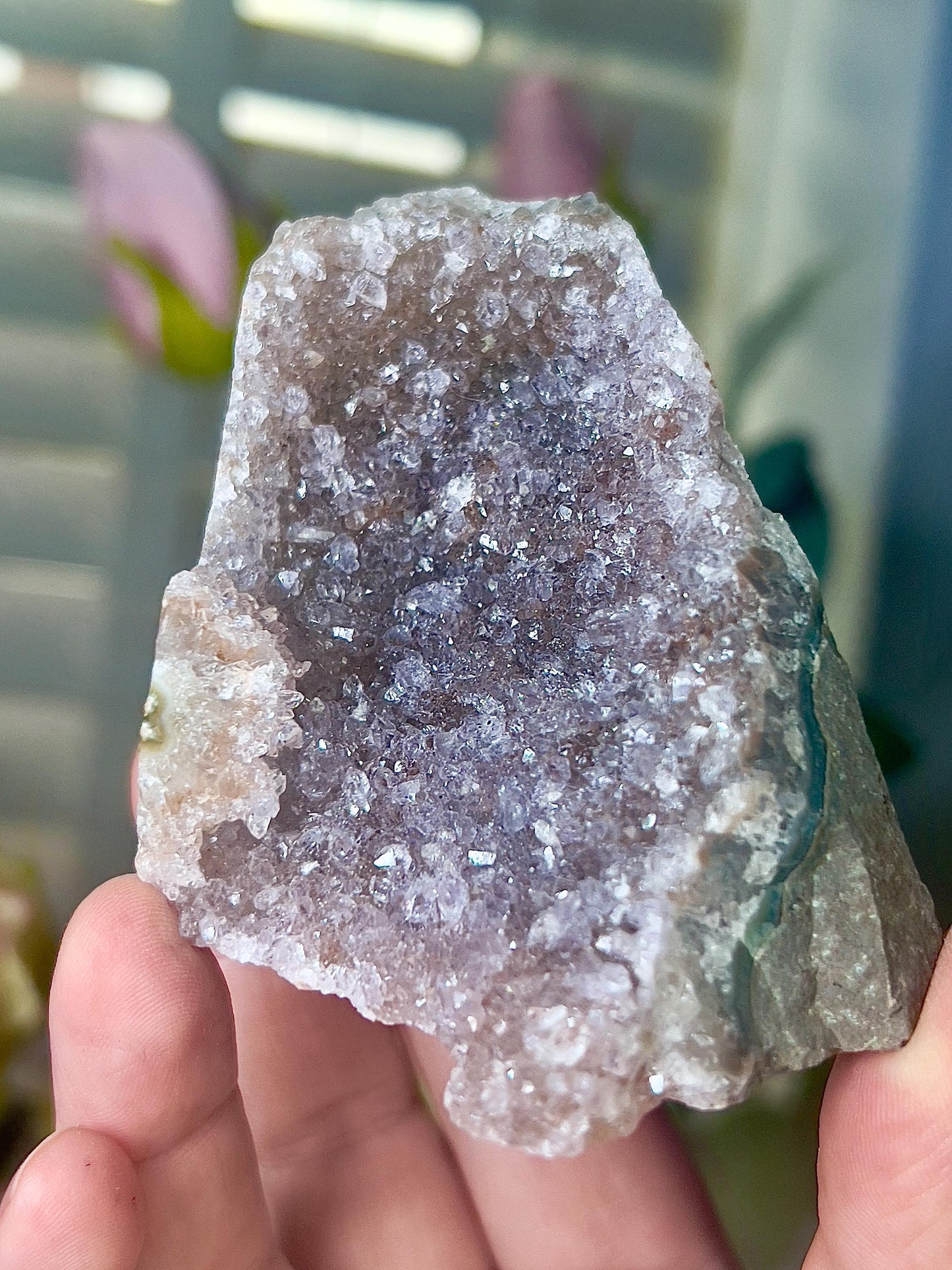 amethyst cutbase light pink toned freeform - 190G 5CM (H) 7CM (W)