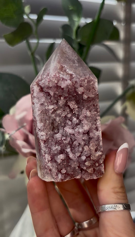 Beautiful, hq, druzy, Pink amethyst tower 8.6cm(h) by 4.5cm(w)