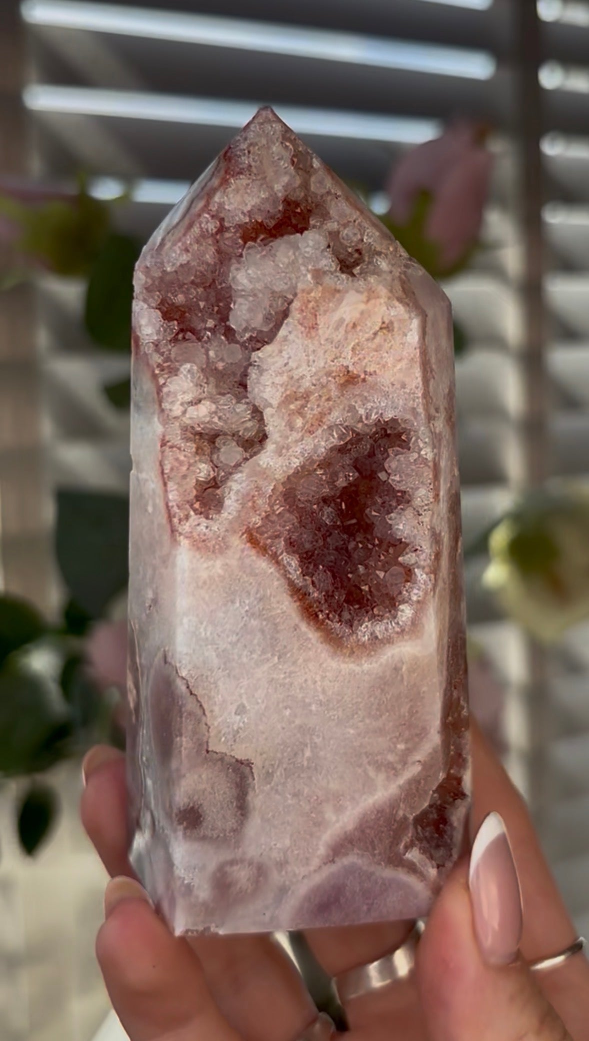 Beautiful, high quality Pink amethyst tower 11.3cm(h) by 5.5cm(w)