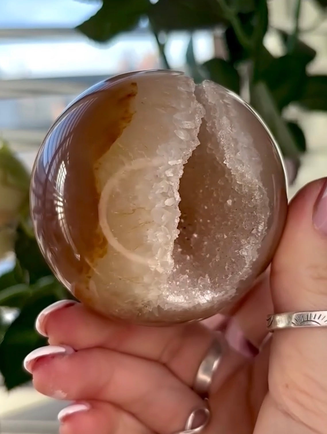 Gorgeous, high grade, agate sphere