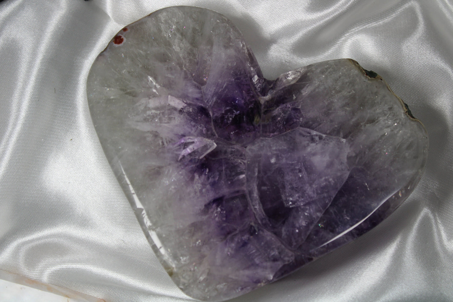 Stunning amethyst heart on stand