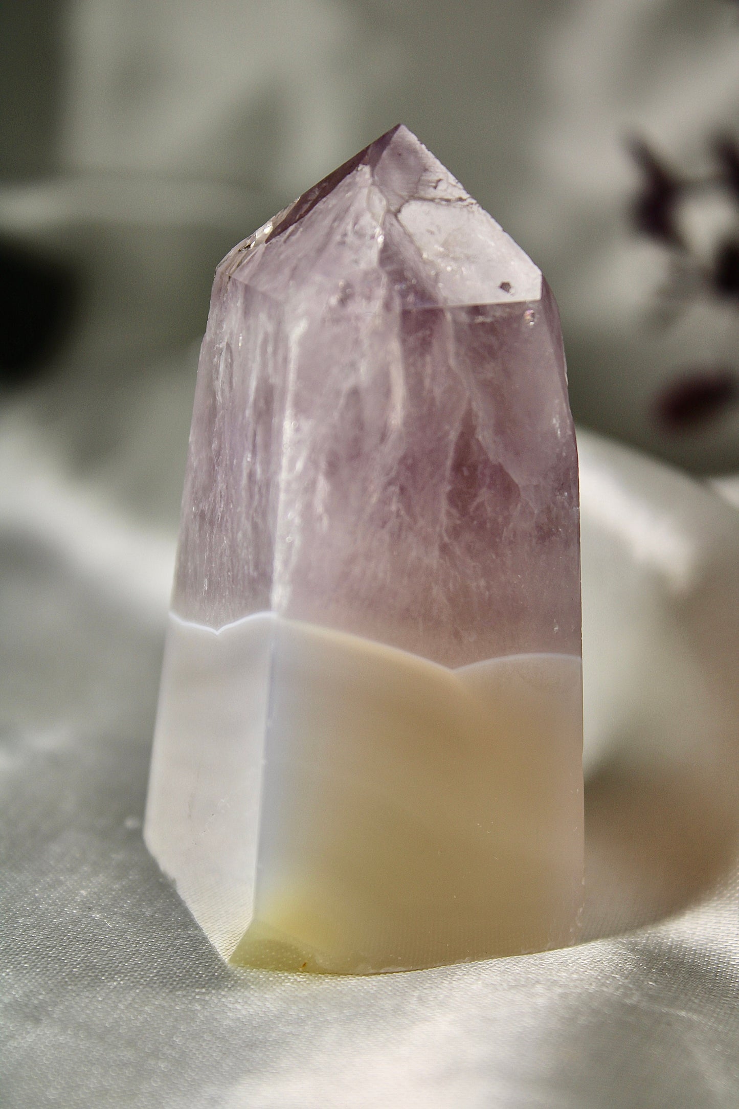 Natural banded agate with amethyst 123g 7cm