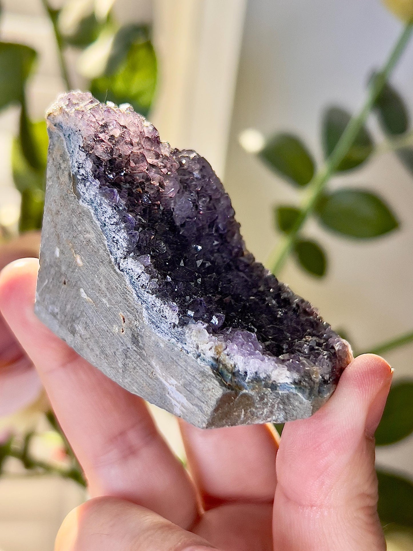 amethyst cutbase freeform 125g 5cm(h) 6cm(w)