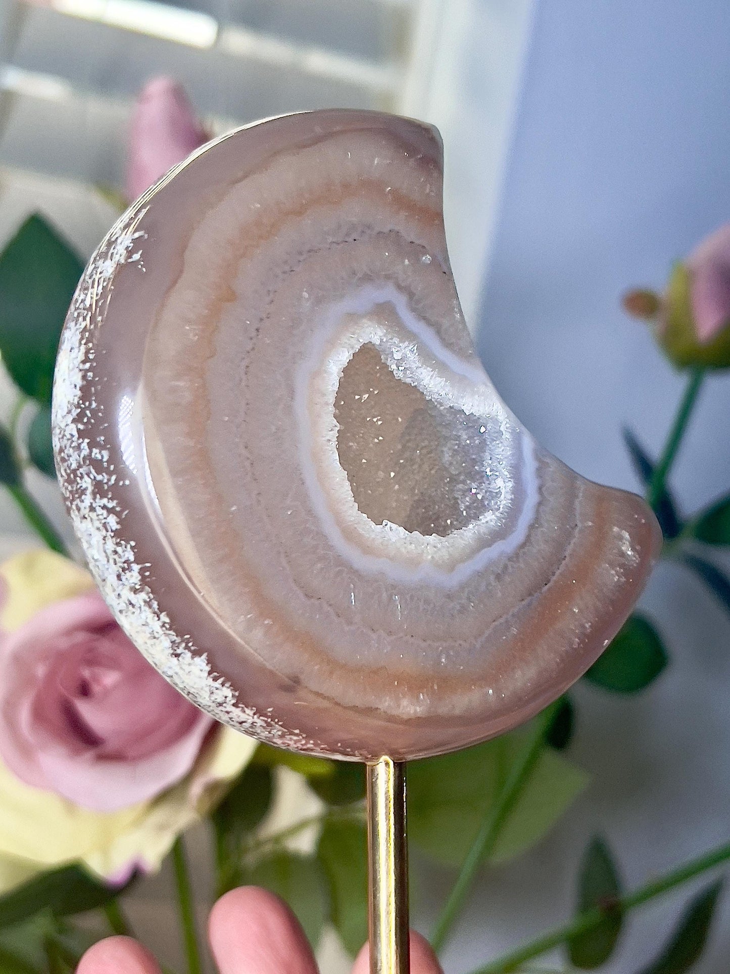 Beautiful, agate moon on stand 440g 15cm(h)