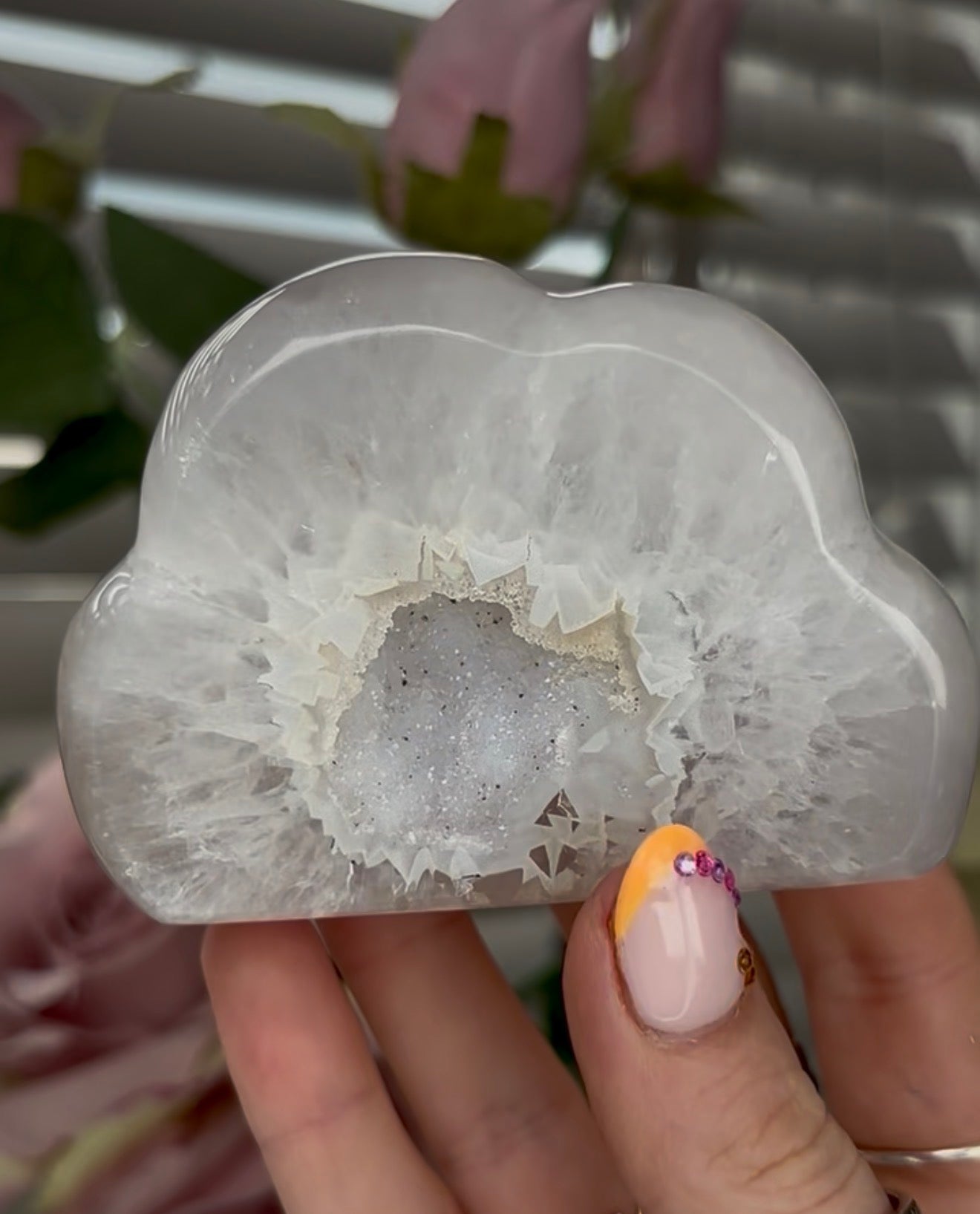 Beautiful, agate cloud with druzy