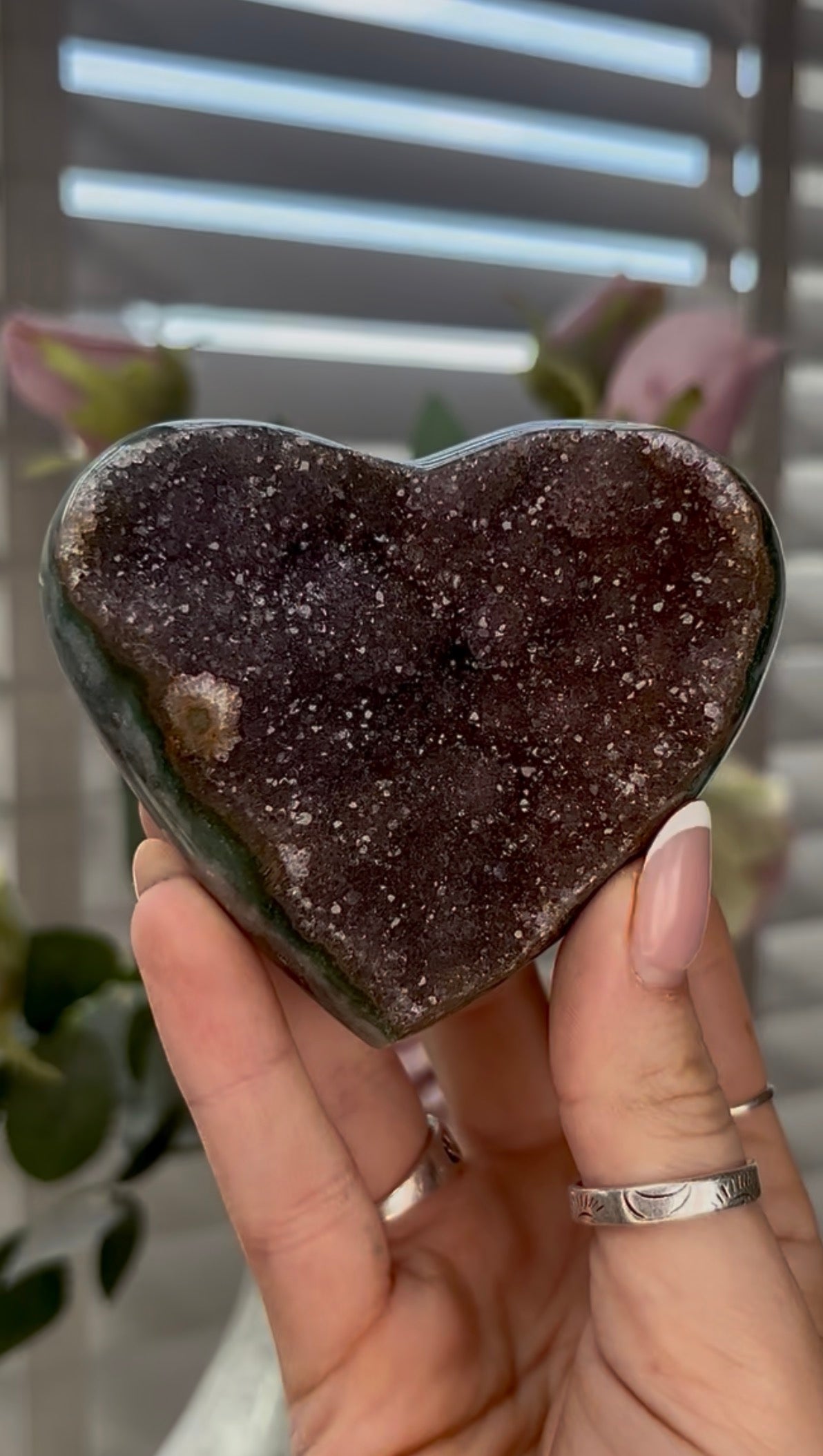 Uruguay, rainbow amethyst heart in berry tone - comes with stand