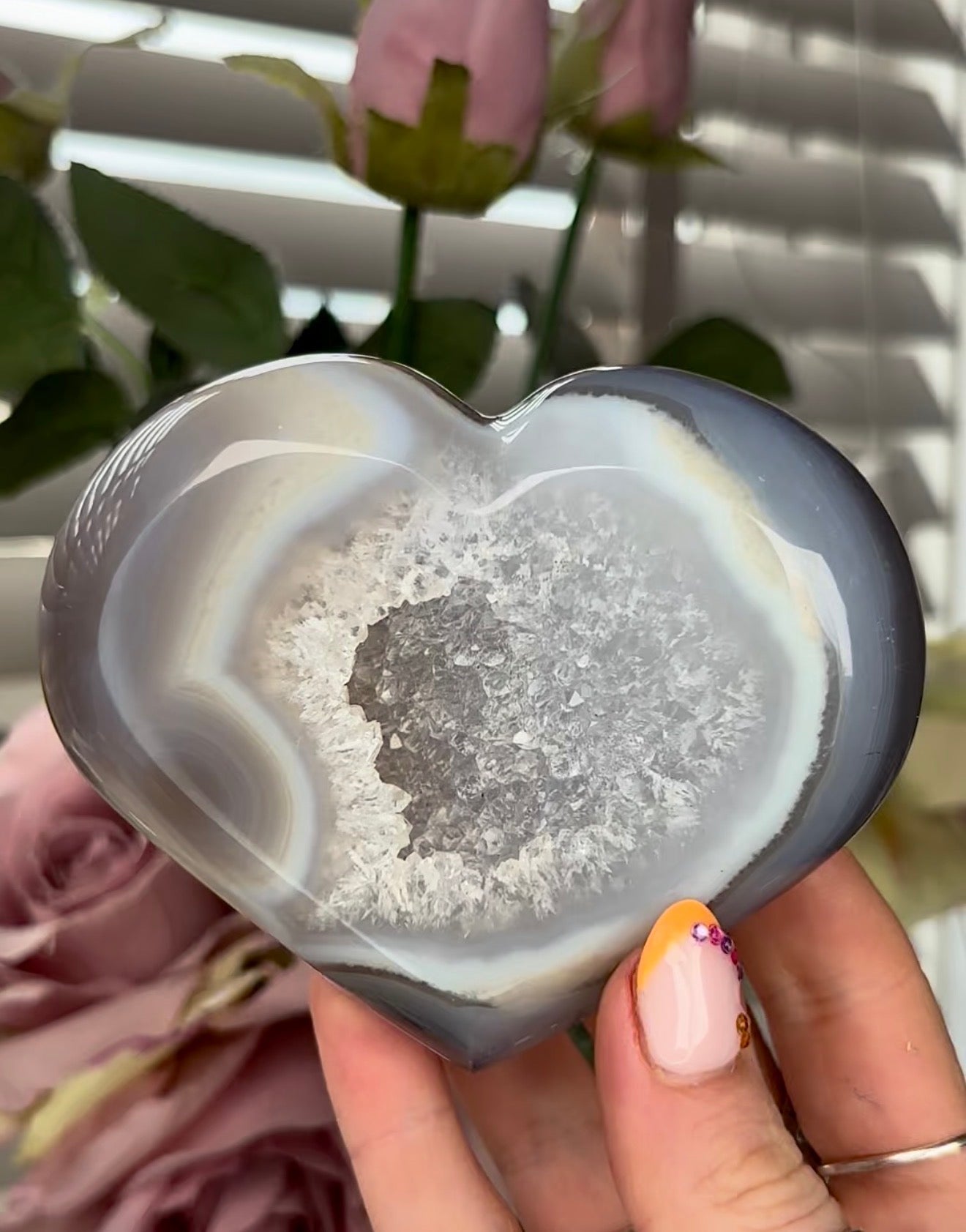 Beautiful, high grade, agate heart with druzy - comes with stand