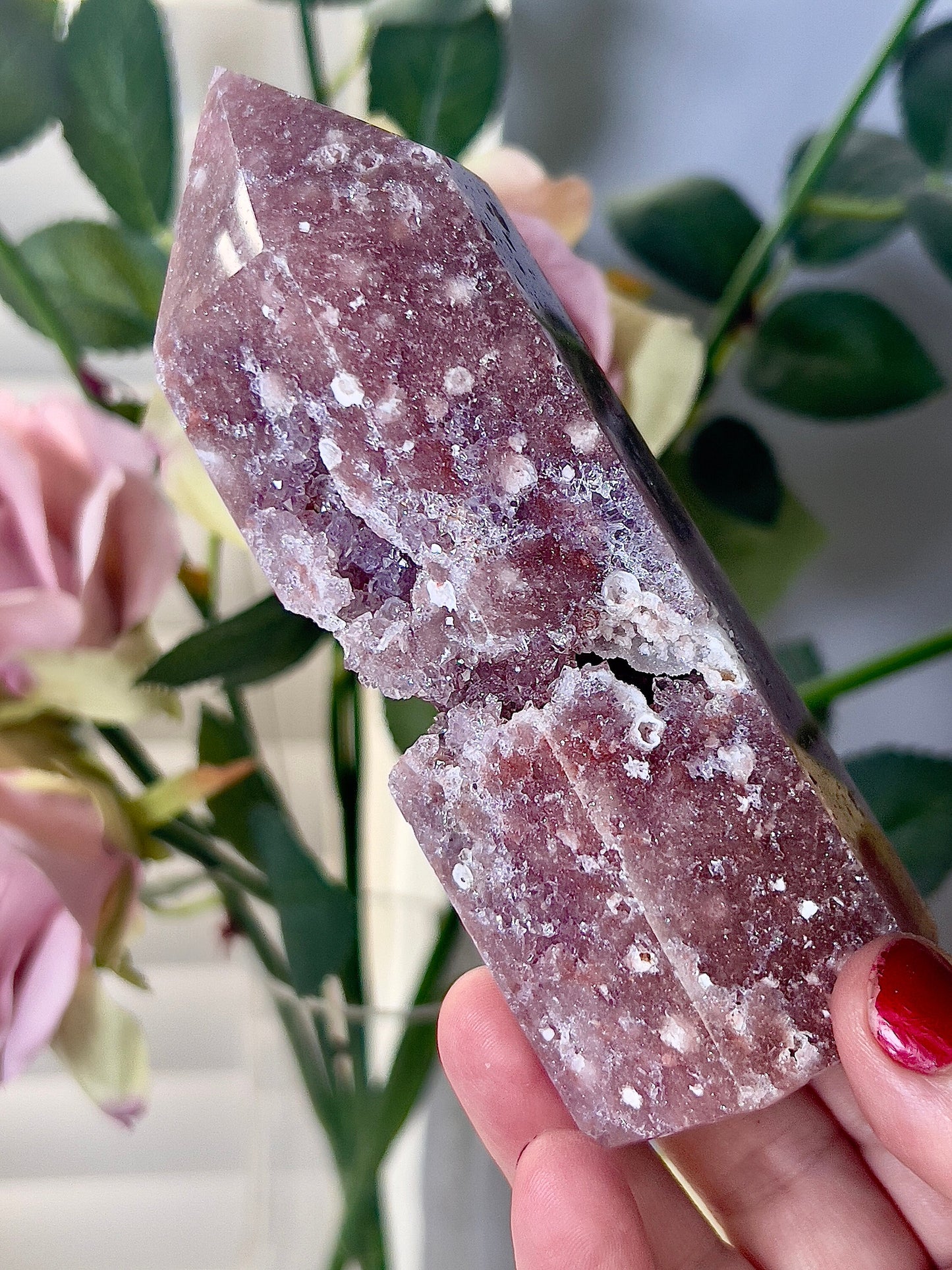 High grade, berry red pink amethyst tower 0.410g 13cm