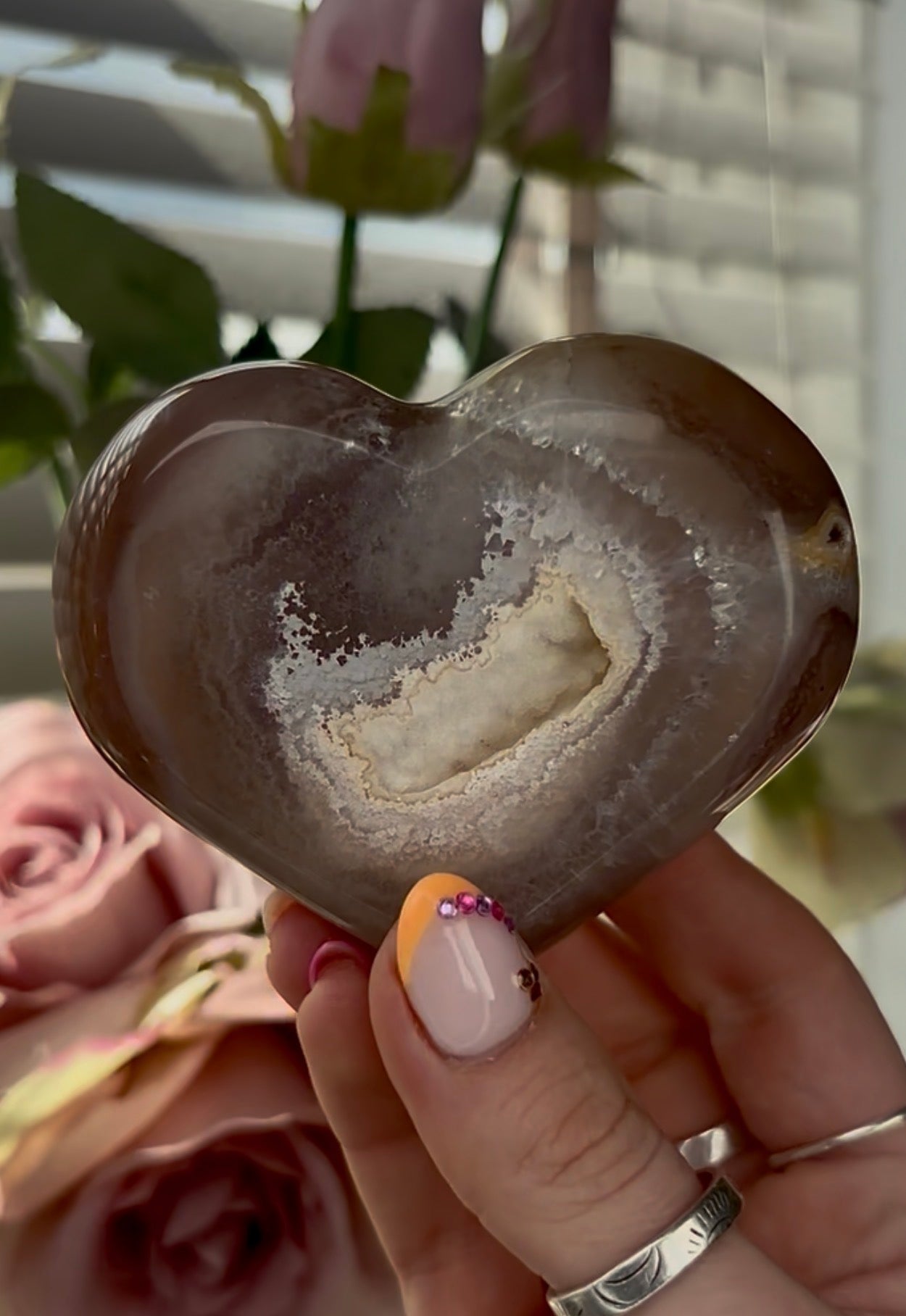 Beautiful, high quality, agate heart with druzy - stand included