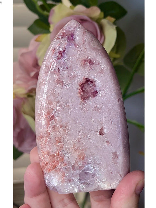 High grade, baby pink amethyst flame with red and purple druzy 315g