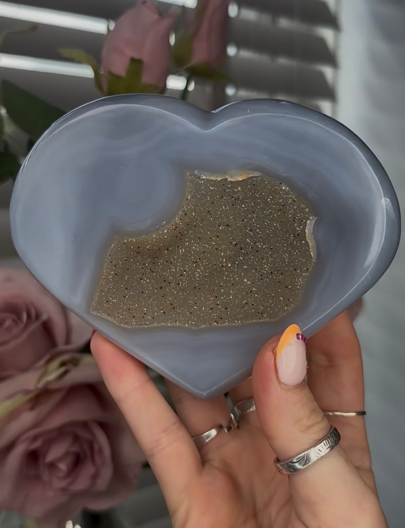 Beautiful, high quality, agate heart with druzy - stand included