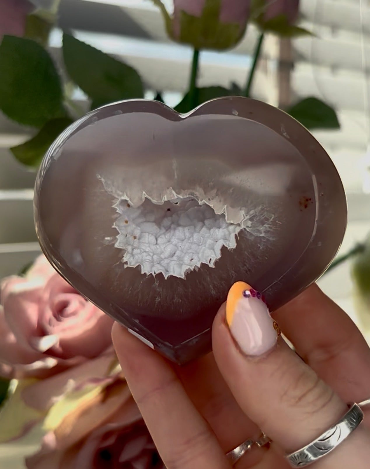 Beautiful, high quality, agate heart with druzy - stand included