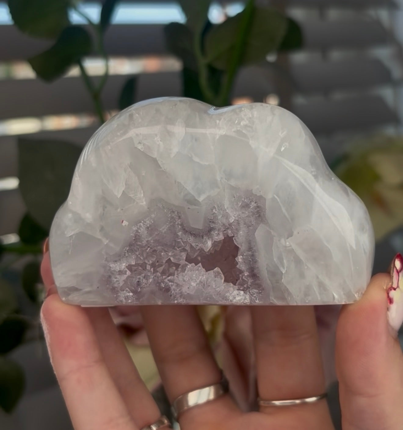 Beautiful, agate cloud with lilac amethyst druzy