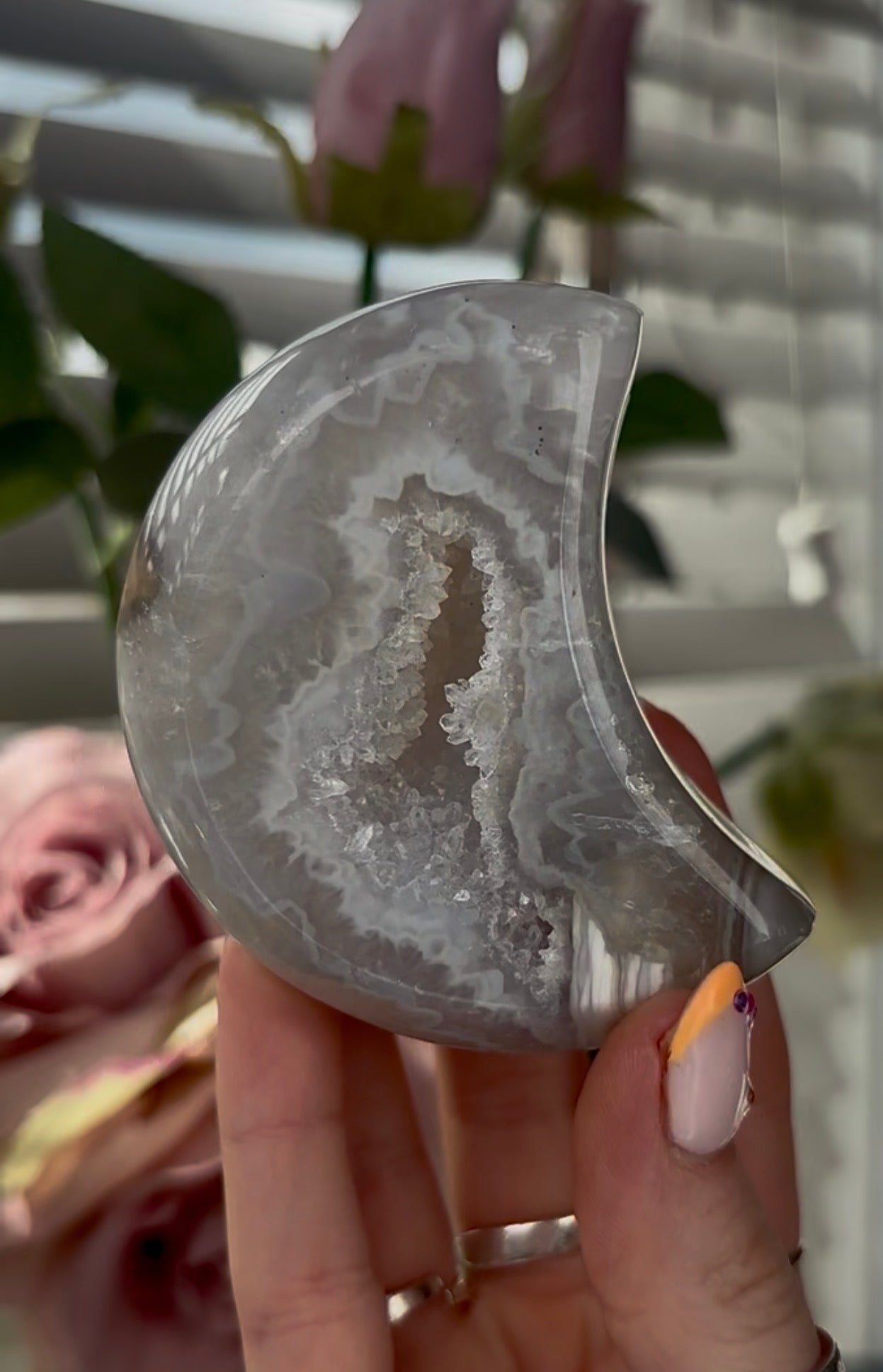 Beautiful, agate moon with druzy - stand included