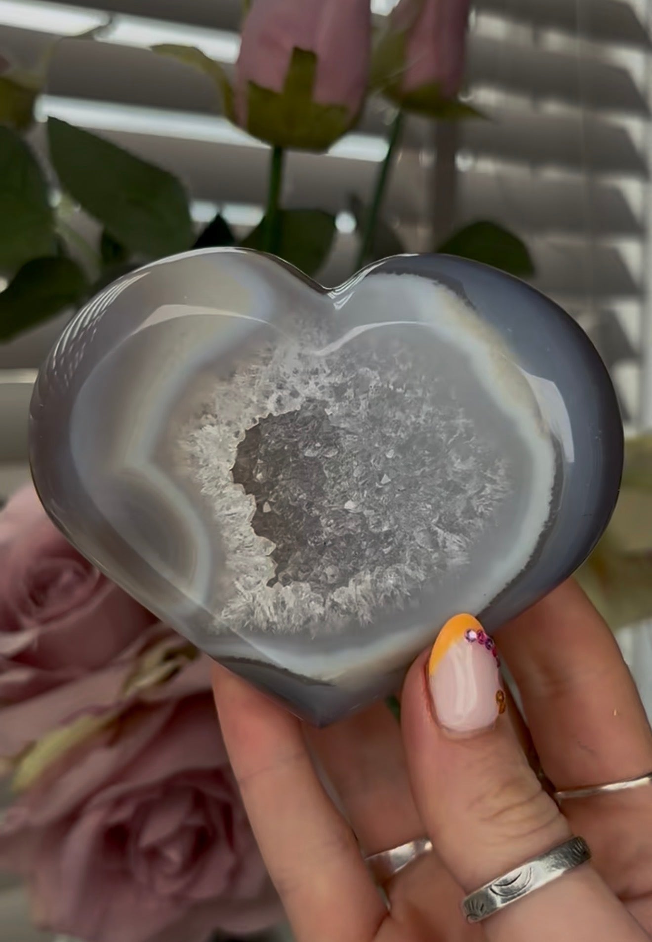 Beautiful, high grade, agate heart with druzy - comes with stand