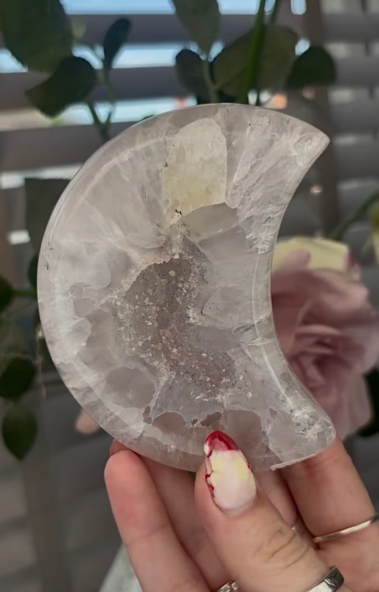 Beautiful, high quality, agate moon with druzy & calcite - stand included
