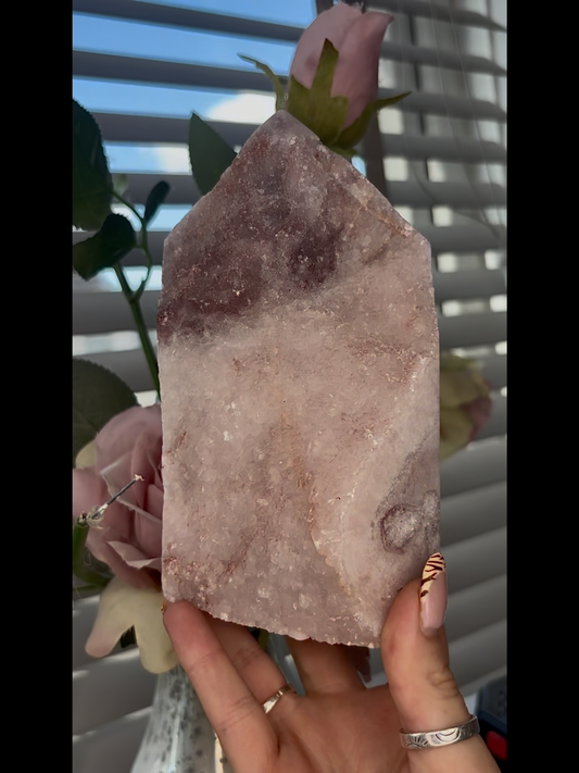 Beautiful, chunky Pink amethyst tower 16cm(h) 10cm(w) 900g PABT1