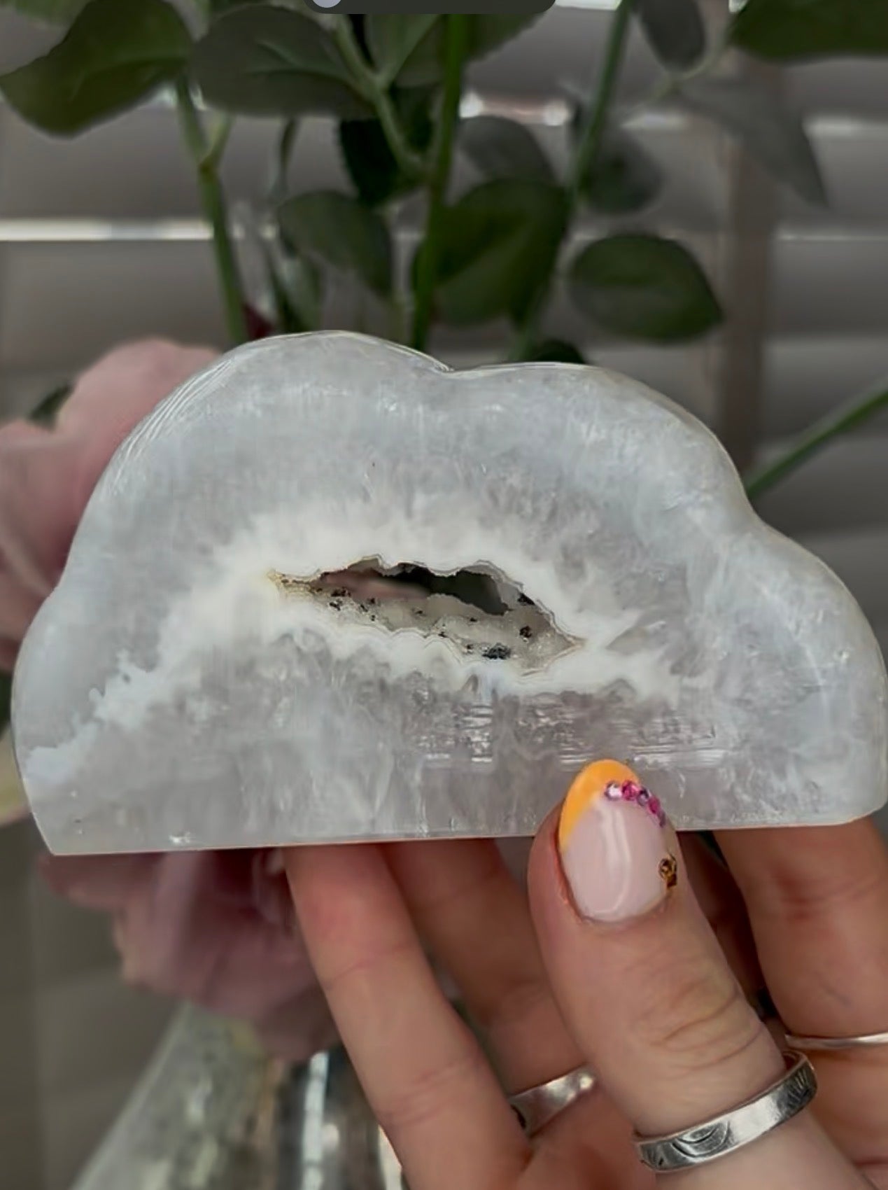 Beautiful, agate cloud with druzy