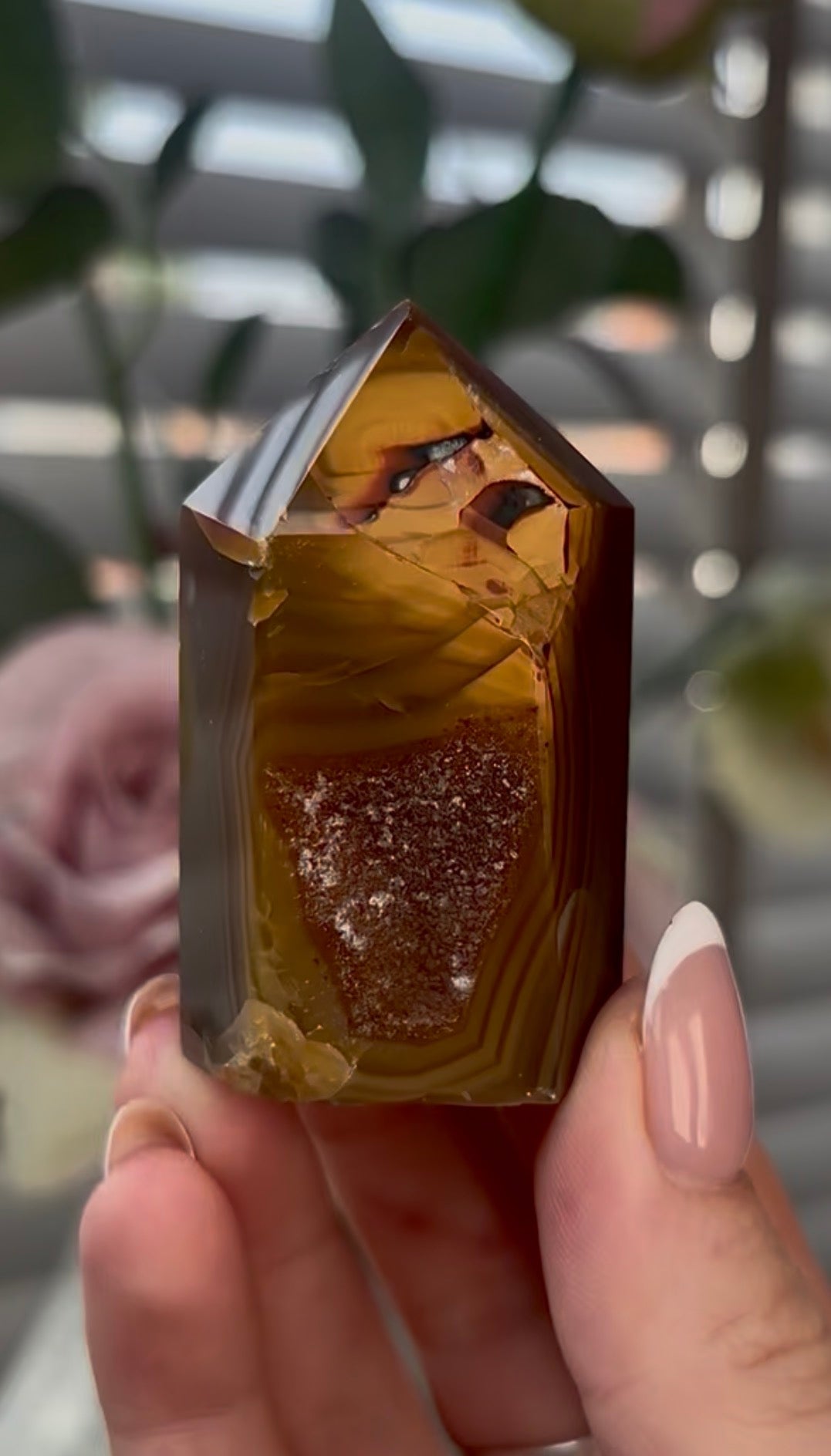 Beautiful, agate tower with druzy