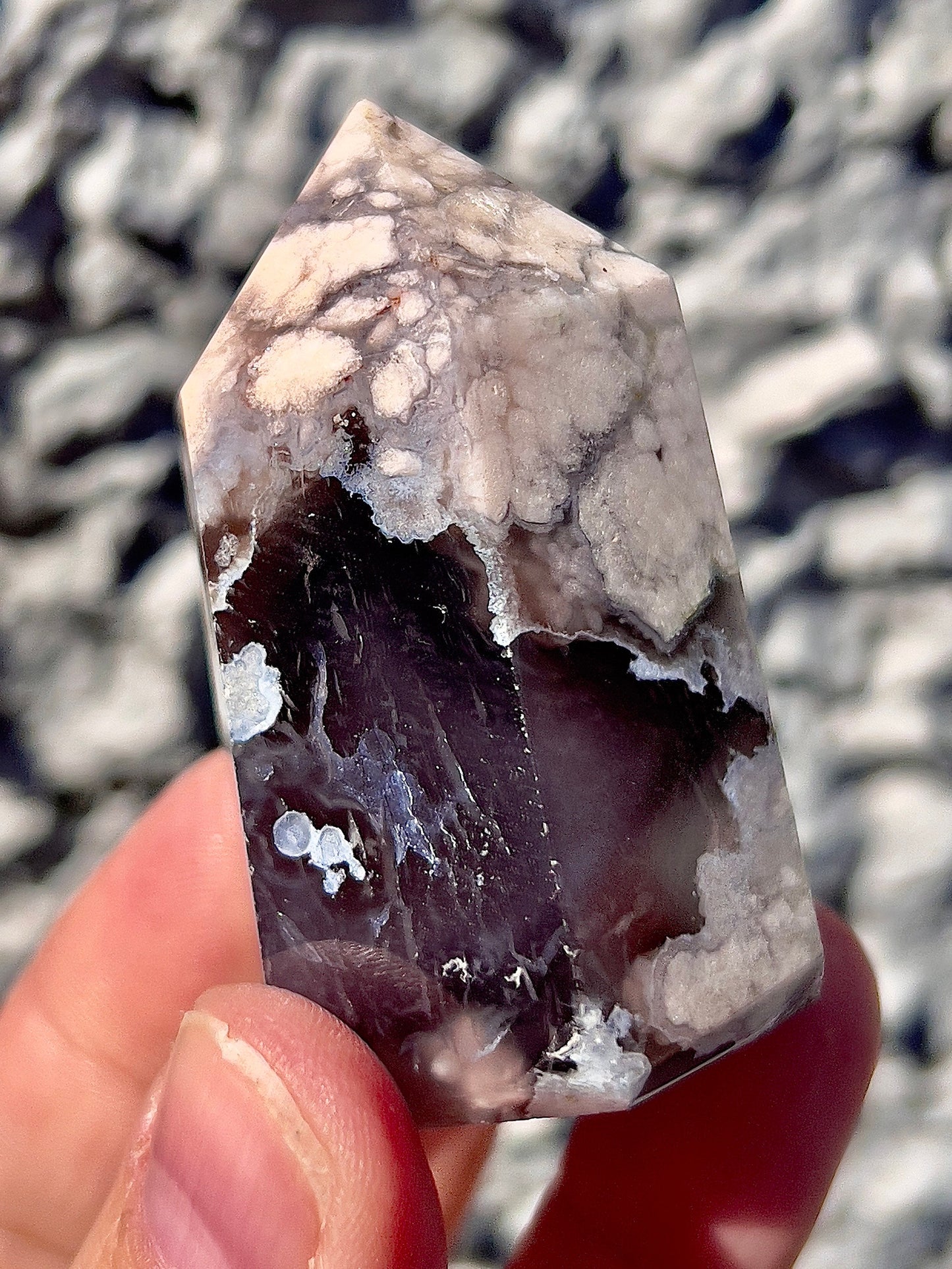 Chonky, Black flower agate tower