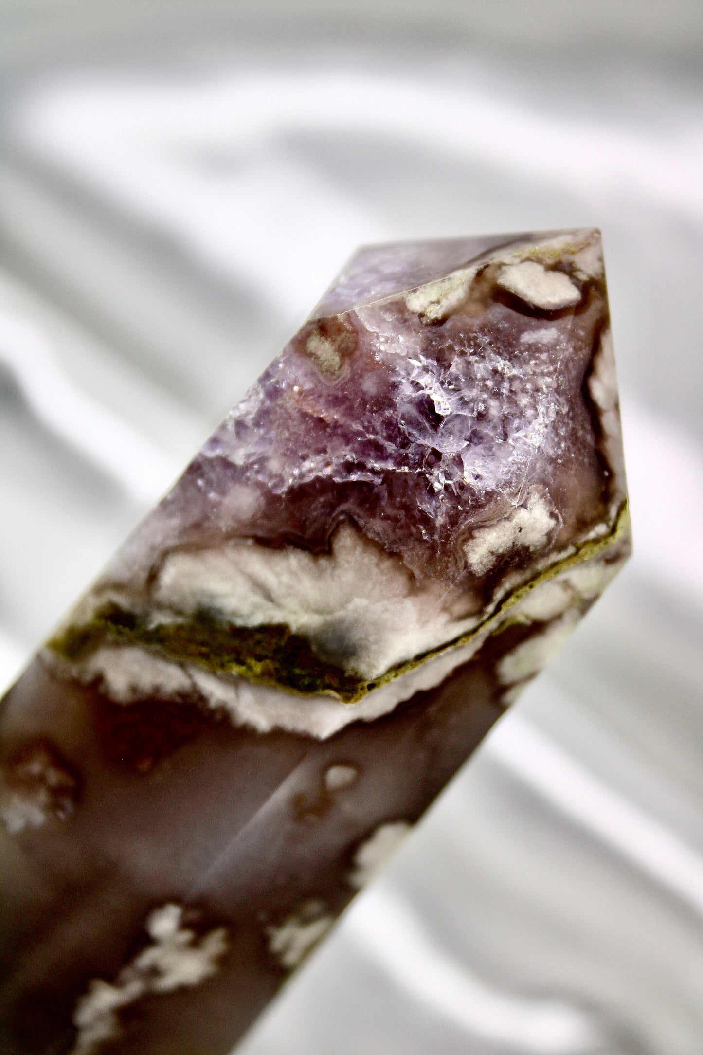 Black flower agate tower with amethyst 303g nearly 12cm