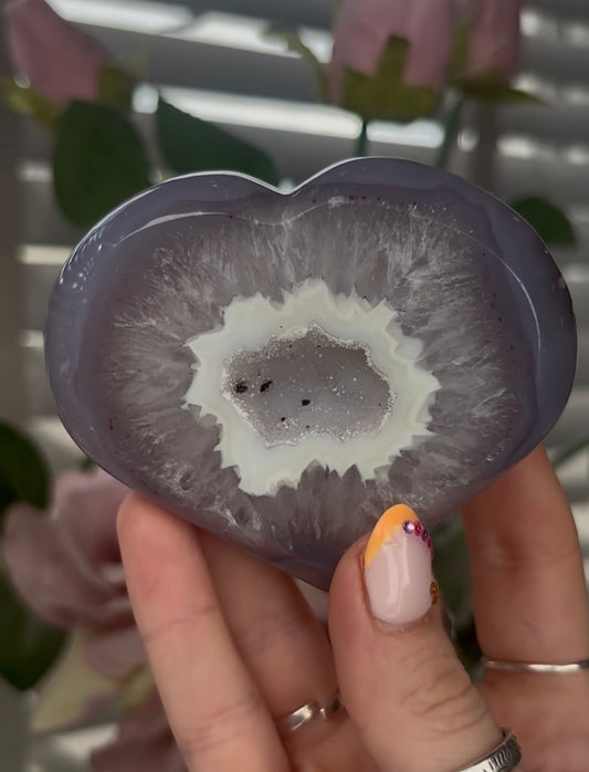 Beautiful, high quality, agate heart with druzy - stand included