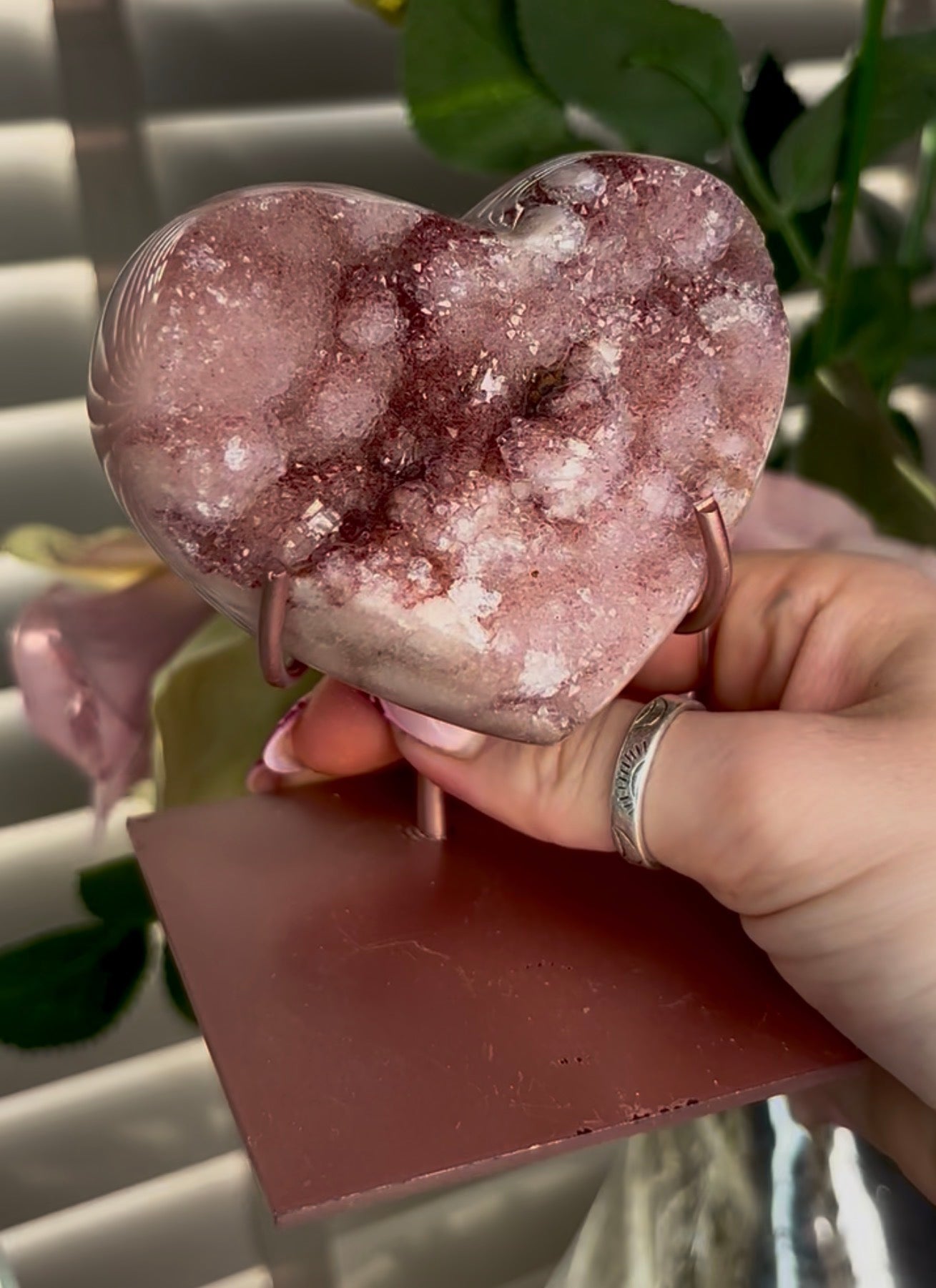 Hq druzy, pink amethyst heart - comes with stand