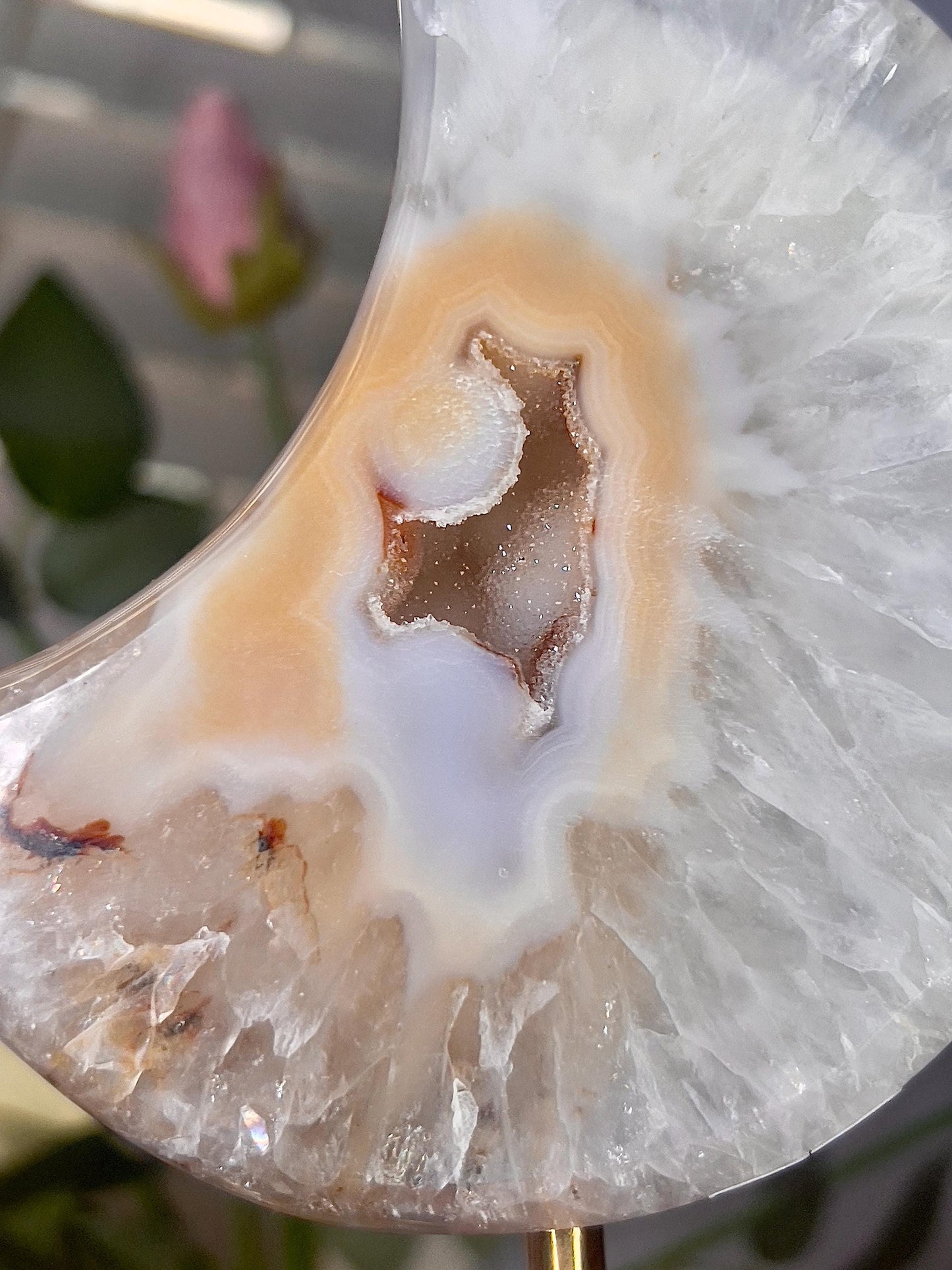 Beautiful, agate moon on stand 465g 17cm(h) 12cm(w)