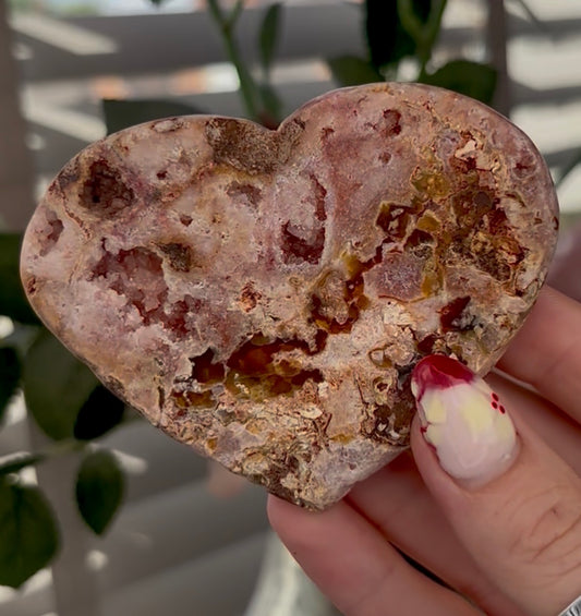pink amethyst heart - comes with stand 8.6cm